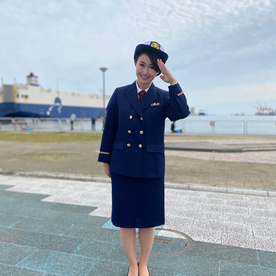 谷田圭（たにけい）さんのインスタグラム写真 - (谷田圭（たにけい）Instagram)「・ ・ ・ ・ ・ ・ ・ ・ ・ ・ ・  本日「1日海上保安官」に任命していただき 🌸宮城海上保安部・仙台東署・宮城県🌸 合同パトロールをさせていただきました 👮‍♂️🚢👮‍♂️🚢👮‍♂️🚢👮‍♂️🚢👮‍♂️🚢👮‍♂️🚢👮‍♂️🚢 ・ ・ ・ ・ ・ ・ ・ ・ ・ 宮城県では10月に、釣りの事故が多く発生する傾向があり、特に夜間に足をふみはずすなどの海中転落の事故が多いそうです。 🎣ライフジャケットの着用🎣 🎣子どもから目を離さない🎣 🎣危ない場所に立ち入らない🎣etc.... ・ ・ ・ ・  ・ ・ ・ ・ ・  3M仙台港パークで釣りをされていたみなさん、貴重な釣りのお時間をいただいたにも関わらず真剣にお話を聞いてくださいました✨✨✨✨✨✨✨✨✨✨✨✨✨✨  ・ ・ ・ ・ ・ ・ ・ 合同パトロールの様子を、東日本放送さん と河北新報さんに取材していただきました🙇‍♀️ このような貴重な機会をいただき、ありがとうございます！！！！！！！！！！！！ ・ ・ ・ ・ ・ ・ ・ 当日の動画や様子を、ストーリーとハイライトにもシェアさせてください⭐️ ・ ・ ・ ・ ・ ・ ・ #宮城県 #宮城 #3M仙台港パーク #海釣り公園 #仙台東署 #宮城海上保安部 #海上保安庁 #海保 #海のもしもは #118番 #合同パトロール #東日本放送 #KHB #河北新報」10月7日 16時25分 - tanikei.fishing