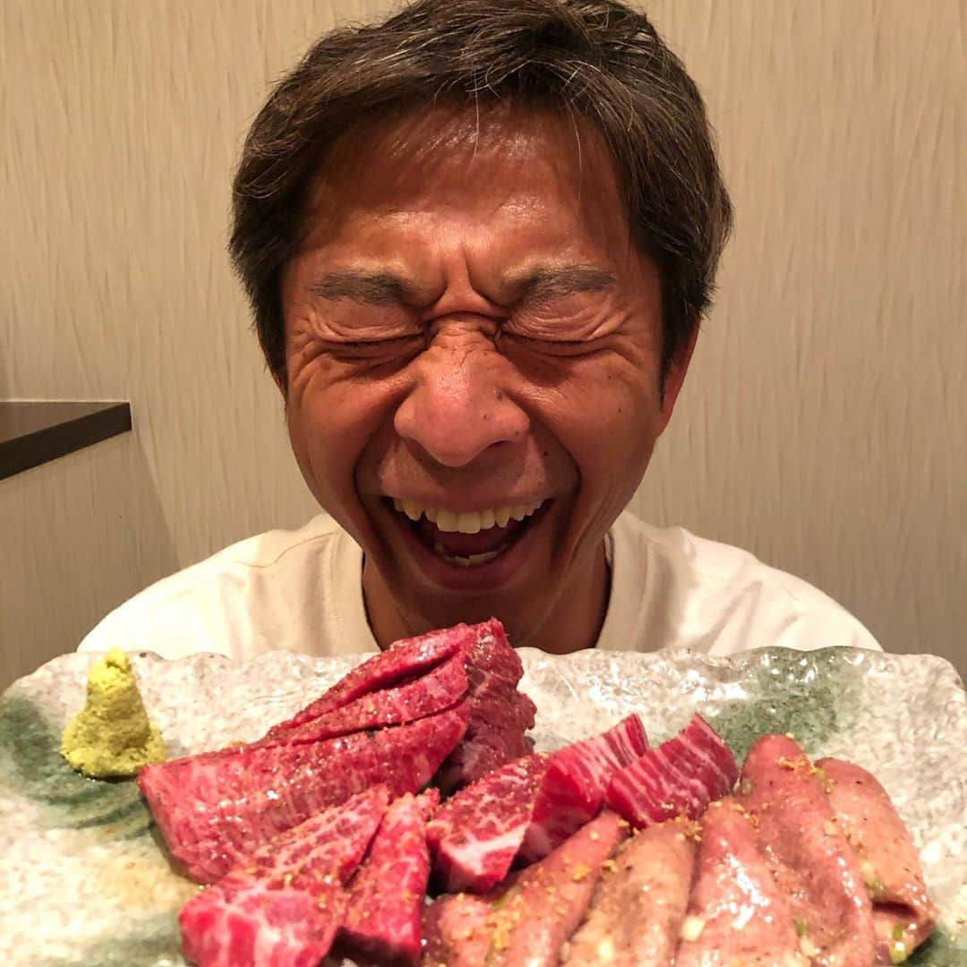 狩野舞子さんのインスタグラム写真 - (狩野舞子Instagram)「・ 先日Sports Bizの大御所、荻原次晴さんと、フェアリー琴乃と美味しいお肉を食べてきました🤤💕 ・ 3人共通の話題は『膝』🦵 手術時の話、術後の経過の話、リハビリの話… 尽きない尽きない…笑 ・ 経験は人を強くしますね。 ・ #スキー #荻原次晴 さん #新体操 #田中琴乃 ちゃん #バレーボール  #狩野舞子 はん #膝 #半月板」10月7日 16時39分 - kanochan715