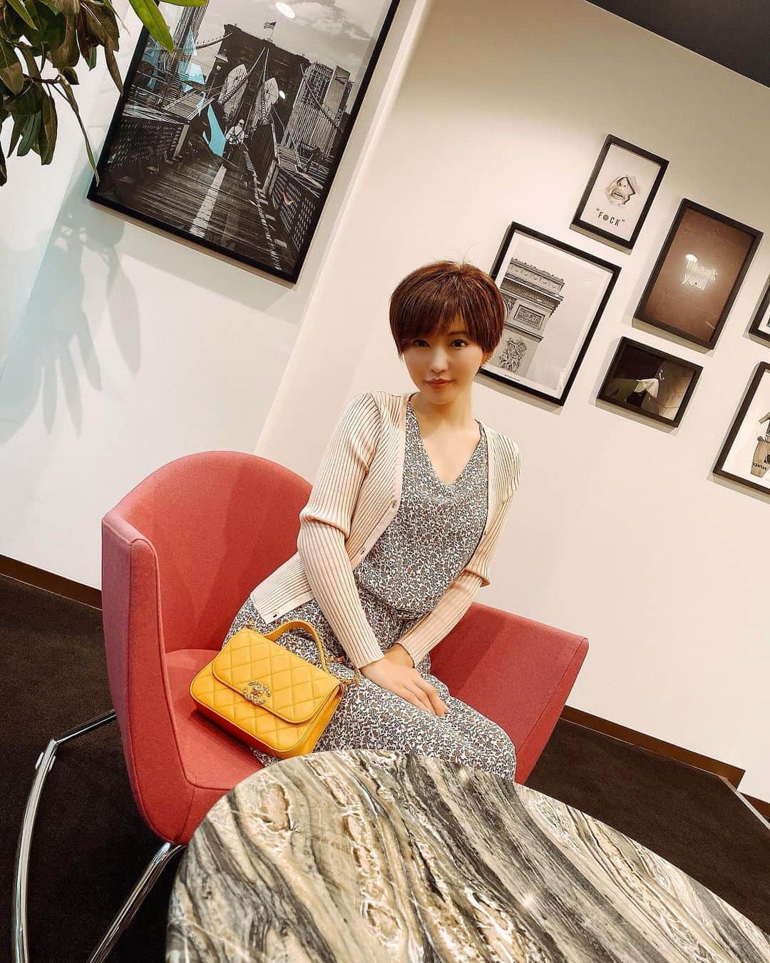里美ゆりあのインスタグラム：「打ち合わせの日🤔🤚  一つ一つの事が実現出来たら良いな☺️  #自分が出来る事を最大限に」