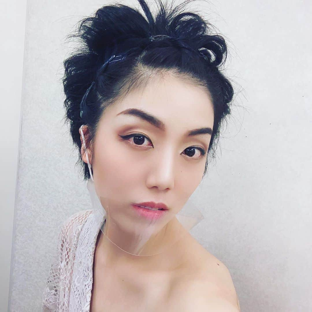 哀川まことさんのインスタグラム写真 - (哀川まことInstagram)「スサノオさん、 今日22時から 第一回アルコジ送り出し配信するってよ。  観た人も観てない人もこれから観る人もお散歩がてらの人も 面会がなくて寂しがってる私に付き合ってください。  #インスタライブ  #アルコジ #アルティメット古事記 #中目黒キンケロシアター #livedog #哀川まこと #スサノオ」10月7日 17時02分 - aikawamakoto