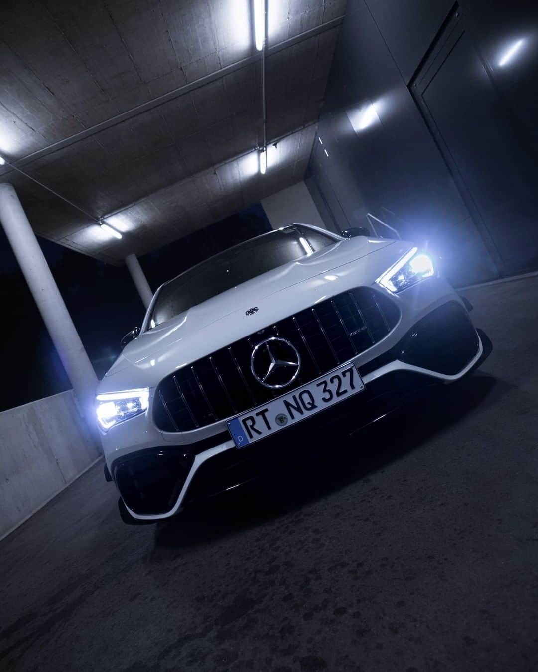 Mercedes AMGさんのインスタグラム写真 - (Mercedes AMGInstagram)「[Kraftstoffverbrauch kombiniert: 8,4–8,3 l/100 km  CO₂-Emissionen kombiniert: 192–189 g/km  amg4.me/efficiency-statement]  Sporty AND functional: the Mercedes-AMG CLA 45 S 4MATIC+ Shooting Brake.  📷 @1st.sholo for #MBsocialcar  #MercedesAMG #AMG #DrivingPerformance #CLA45」10月7日 17時00分 - mercedesamg