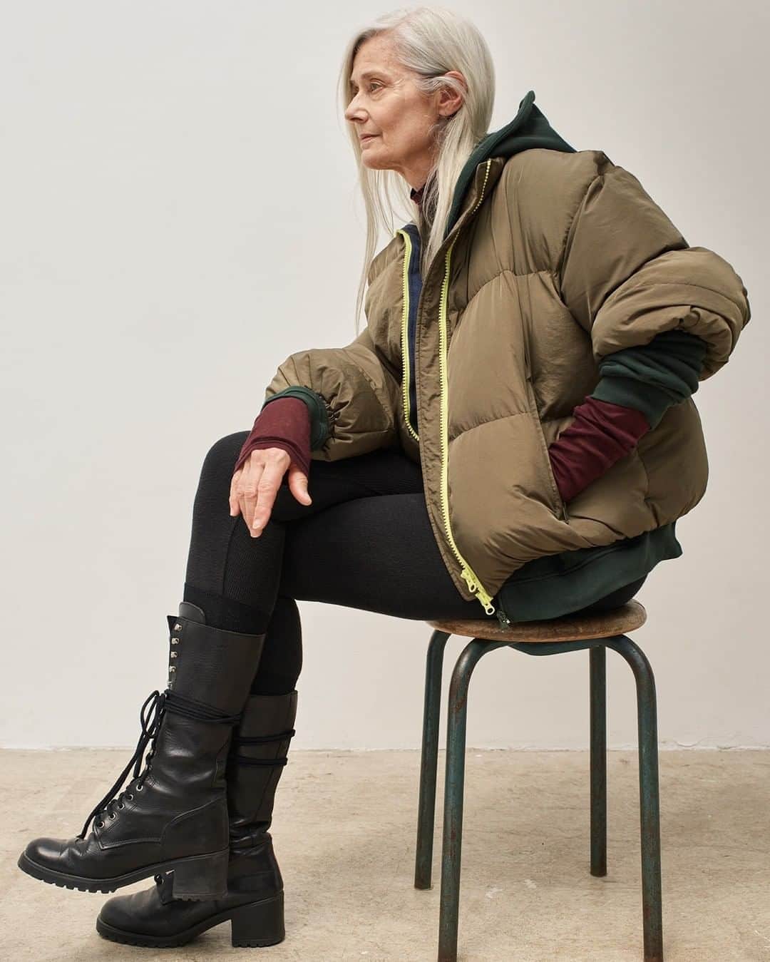 アメリカンビンテージのインスタグラム：「Cool and comfortable. Our ultra-padded, bomber jackets form androgynous figures. ___ #AmericanVintage #FW20 #womenswear」