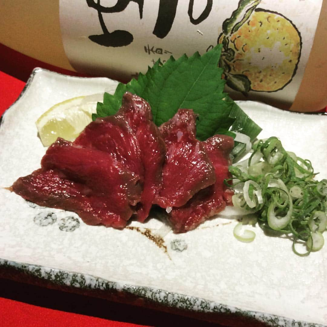 ゆずの小町 布施駅前店さんのインスタグラム写真 - (ゆずの小町 布施駅前店Instagram)「#馬肉ユッケ #ゆずの小町布施 #九州魂布施 #おすすめ #推し #個室 #居酒屋 #日本酒 #ゆず酒 #馬肉 #馬肉たたき #馬肉ゆっけ #馬刺し」10月7日 17時16分 - yuzunokomachi_fuse