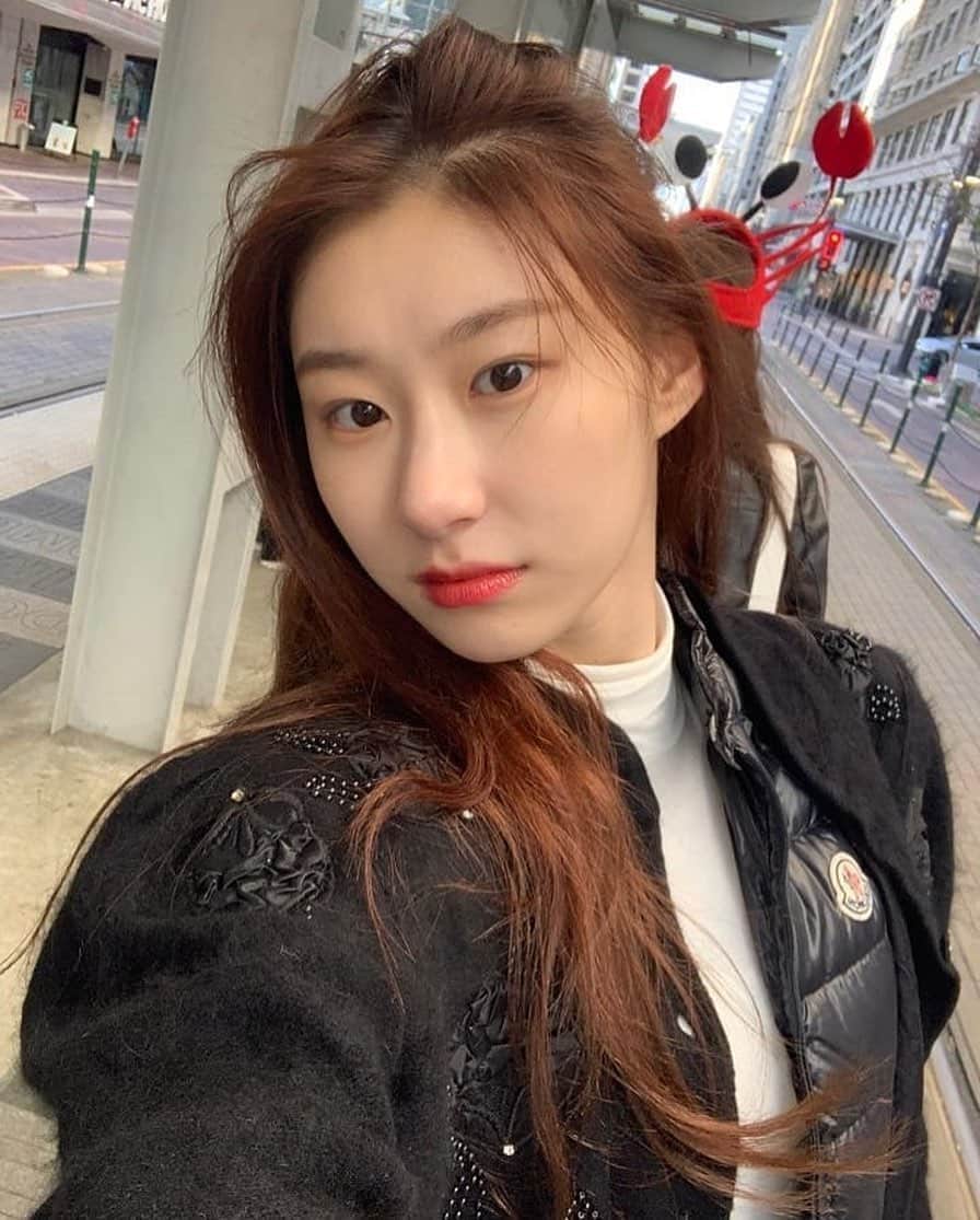 チェリョンのインスタグラム：「where are you from, midzys?❤️ #있지 #ITZY #채령 #CHAERYEONG #MIDZY⁣⠀」