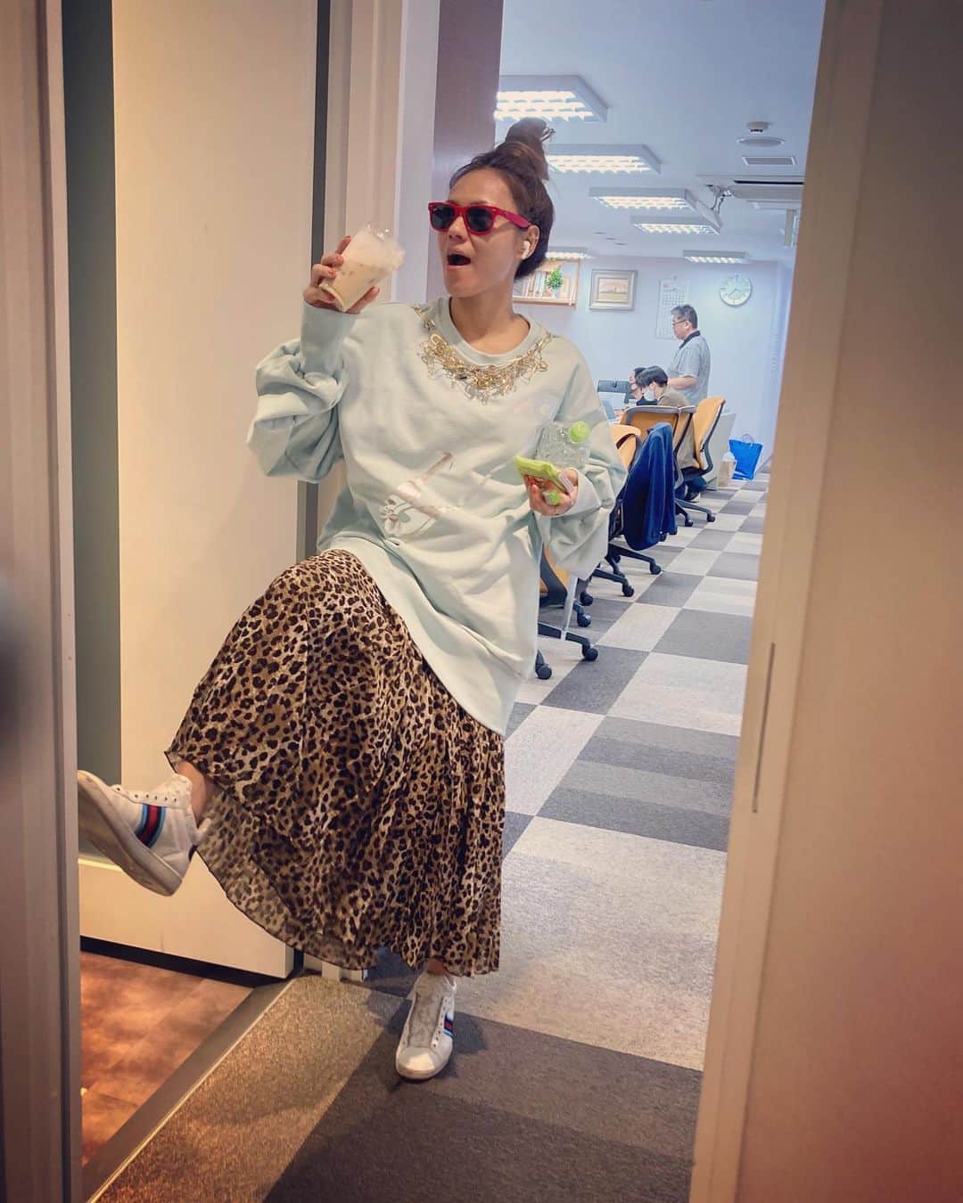 のインスタグラム：「My office♡ #MAXLINA #ootd @paradise_2017_rm」