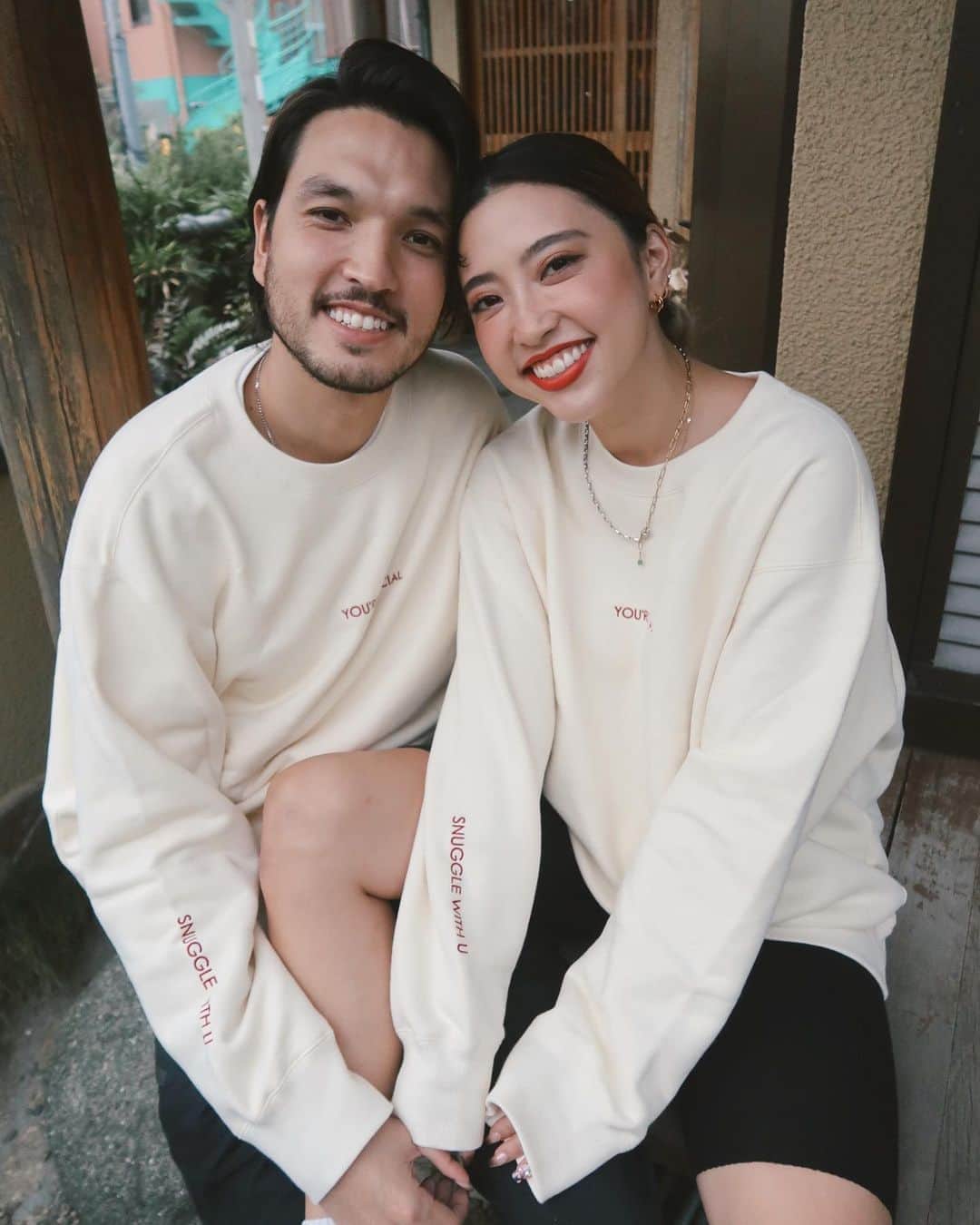 のインスタグラム：「Congrats to my bestie @sunwei1013 for launching her new brand @swu__official 🤍🤍🤍いーちゃんが手がける新ブランドSWU(スゥ)のトレーナーをマイルズとお揃いで着ました💕いーちゃんの愛がこもったプルオーバー✨裏起毛であったかいし、形も可愛い👼私もマイルズもLサイズを着てます🧶本当におめでとう💕キッズ展開もあって、明日からwebサイトにて発売開始です！！」