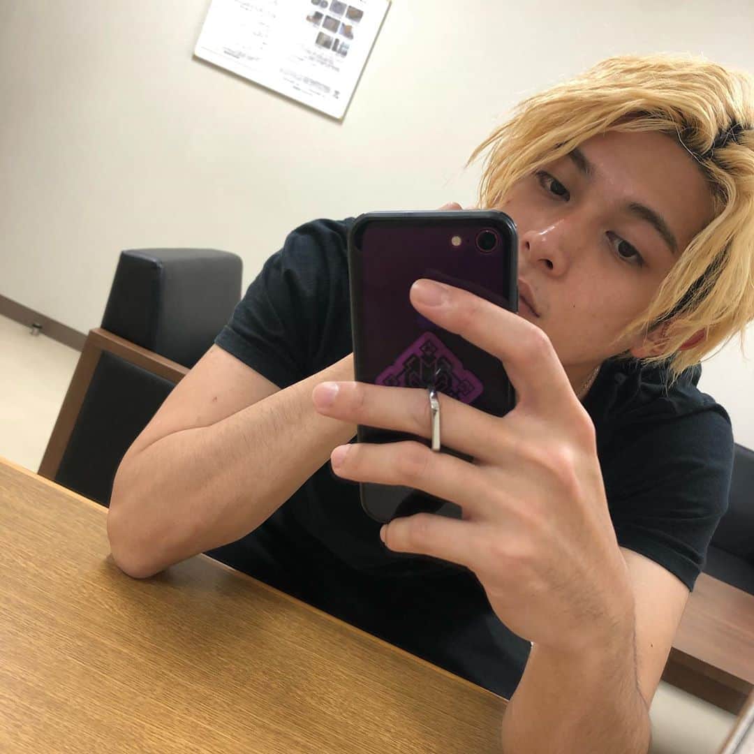 のインスタグラム：「んー、滅亡迅雷！！！」
