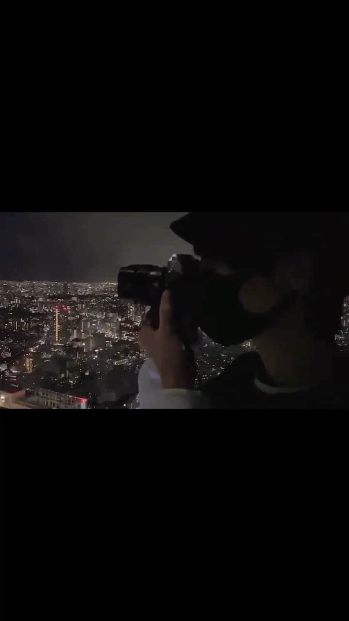朝田淳弥のインスタグラム：「趣味のカメラ📷 友達と夜景撮りに行ったときのやつ  #神はサイコロを振らない さんの #夜永唄  #ミラーレス一眼 #カメラ」