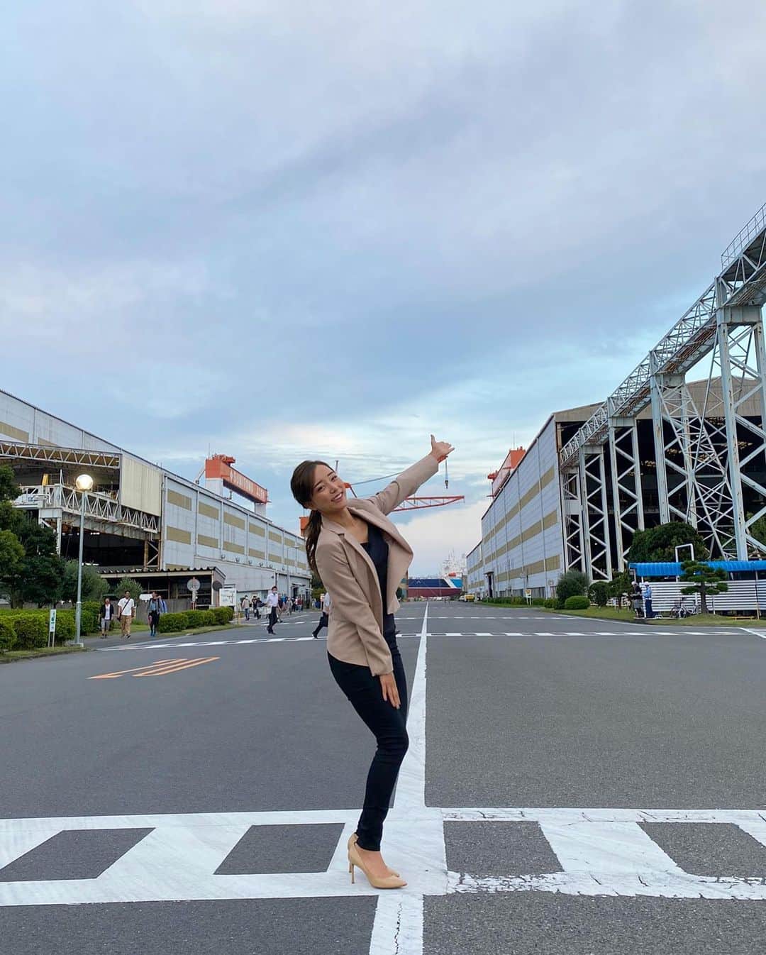 石田みかさんのインスタグラム写真 (石田みかInstagram)「. . 先日、住友重機械工業（株）さんの 横須賀製造所で撮影をしてきたよ〜👶 実際に工場で働いている方に