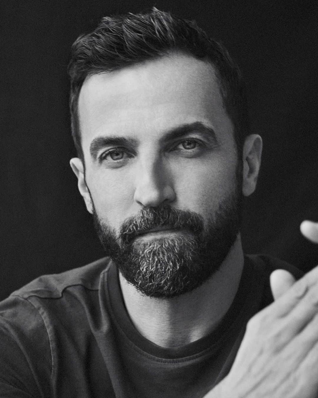 Vogue Italiaさんのインスタグラム写真 - (Vogue ItaliaInstagram)「“Today, there is no question - you have to do the right thing” @NicolasGhesquiere shares his hopes for the future of the fashion industry. The @LouisVuitton designer talks about showing his latest collection to an online audience, the importance of the physical show and the evolution of genderlessness. Click the link in bio to read the full interview by @SarahMower_ and to see every single #LVSS21 look.  📹 by @VogueParis」10月7日 18時17分 - vogueitalia