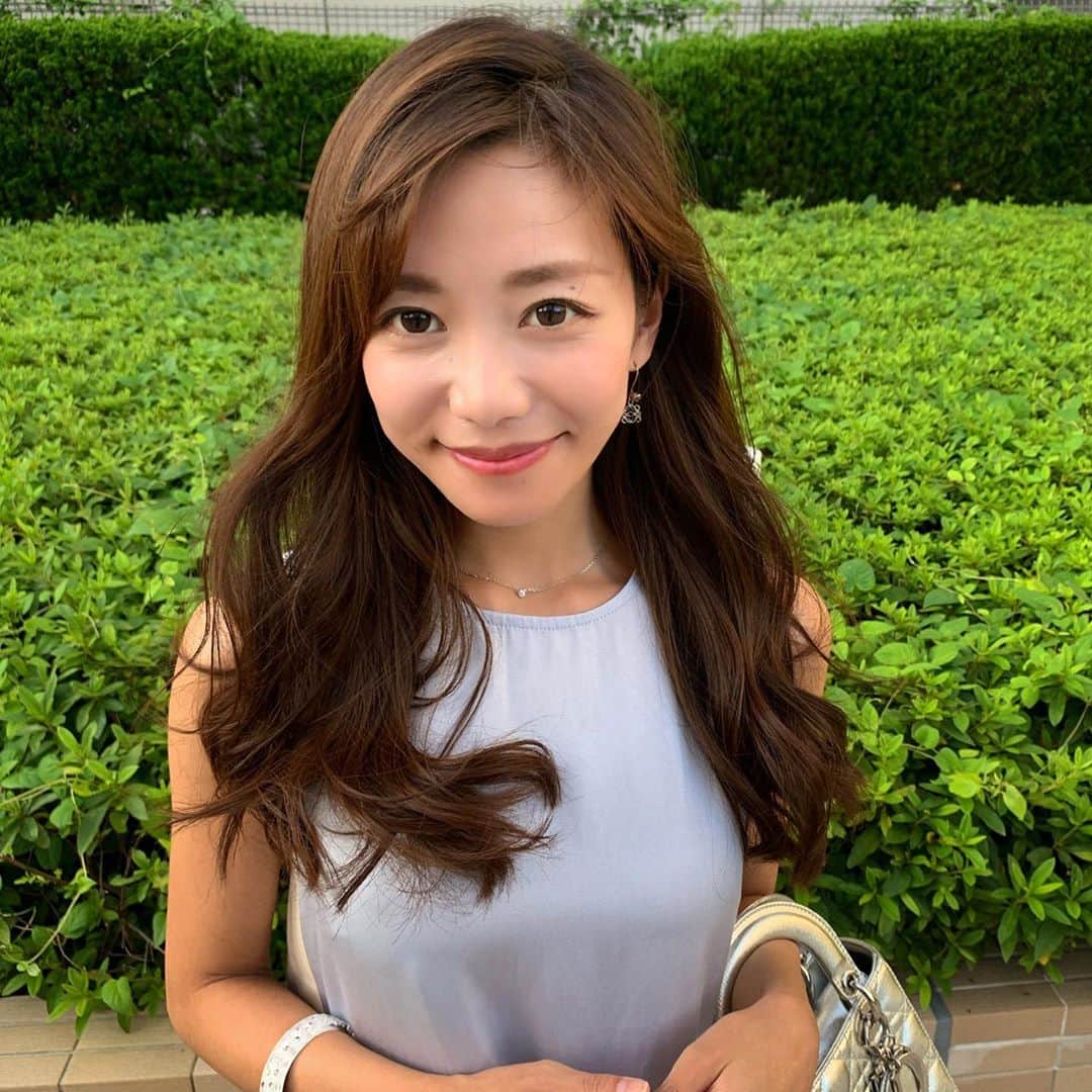 福山唯のインスタグラム：「ずっと悩んでた再歯列矯正🥺❣️ . . 始めることにしました🦷✨ . . Eラインも綺麗に揃ってるし、パッと見た感じは揃ってて綺麗に見えるんだけど、、 気になるところは… 上の歯3番目の歯の後ろにできてしまった隙間🥺 と下も少しズレきてる🥺 というところ。 友人も気にならないよ。って言ってくれるけど、こればっかりは本人がどのくらい気になるかかなぁと思います。。 . . 再矯正なので、やるからには気になる隙間を埋めたい！というのと、自分の歯を大切にするという先生が良くて…🥺 後はインビザライン希望🦷 歯科医師の友人に相談して、東京の分院を紹介していただきました✨ @pulcino_dental_office  @pulcino_do_tokyo  . .  シュミレーションしていただいたのだけど、隙間も下の歯も綺麗になりそうでした☺️改めて見ると結構隙間😫w  久々の矯正にドキドキ。 痛いかな…綺麗に揃うかな♡  . . 前回ストーリーズで書いた時に、歯並びに悩まれていたり、矯正や再矯正に迷われている方がたくさんいらしたので、写真載せておきます🙈 また動きや痛みなど書いていきますね🦷✨ . . #dentalclinic #beauty #pulcino #歯列矯正　#再矯正　#矯正　#インビザライン　#歯並び　#歯医者　＃プルチーノ歯列矯正　#プルチーノ歯科」