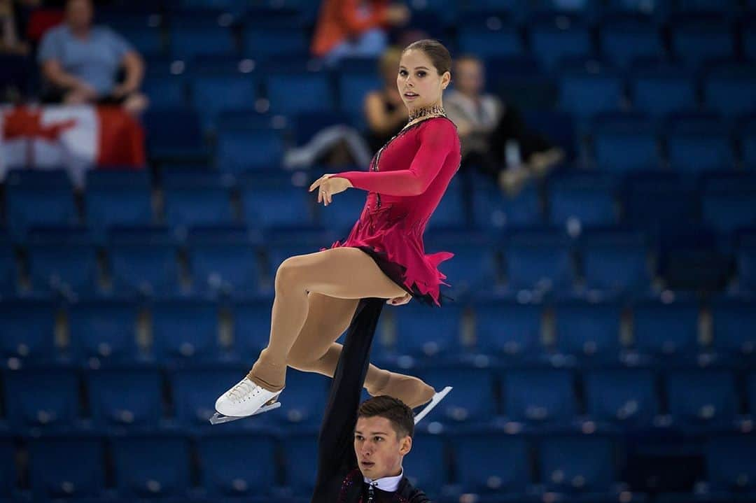 ISUグランプリシリーズさんのインスタグラム写真 - (ISUグランプリシリーズInstagram)「🆕 New interview! We sat down with 2019 World Junior Pairs Champions Anastasia Mishina and Aleksandr Galliamov to discuss their partnership, plans for the future and of course review their winning performance from the Free Skating of #WorldJFigure 2019!⁣ ⁣ 🔗 Link in our bio and stories!⁣ ⁣ #UpAgain #FigureSkating」10月7日 18時28分 - isufigureskating_x