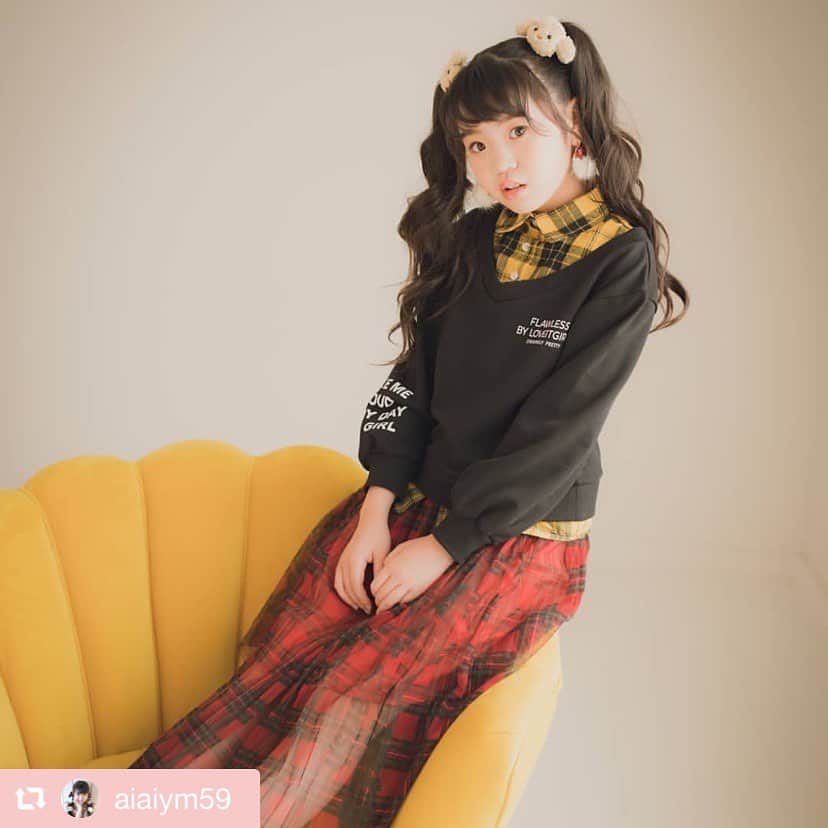 byLOVEiTさんのインスタグラム写真 - (byLOVEiTInstagram)「by LOVEiT Autumn Collection #バイラビインスタガール ❤️アイ  秋のチェックコーデ❤️ 人気のアニマルヘアポニー、 この秋の新作はプードルちゃん🐩💕  バイラビ秋の新作は @byloveit_official  URLからチェック💕  #byloveit #バイラビット  #小学生女子 #小学生コーデ ﻿ #キッズコーデ女の子 #こどもふく﻿ @narumiyaonline_official   #repost @aiaiym59 via @PhotoAroundApp  byloveit ❤check school girl❤ * スワイプして見てもらえると 嬉しいです（　´∀｀） * あえてチェック×チェック！ お気に入りのコーデ❤ アニマルヘアーポニーが可愛すぎ✨✨ 私の中では これはプードル🐩ちゃん😄 * お出かけがずっとできなかったから ご褒美のお出かけ✨✨ * photo by @photostudio_crewprop  hair make by hairmake_kitsuke_hiromi  * #byloveit#バイラビット#バイラビ#バイラビインスタガール #チェックコーデ#チェックが好き #スタジオ撮影 #小学生コーデ #ジュニアブランド#crewprop#kidsphoto#ファインダーの向こう #ファインダー越しの私の世界 #ポートレート#portrait#キッズフォ#portraitphotographer #カメラ好き #カメラ好きな人と繋がりたい#画像の中の私の世界」10月7日 18時33分 - byloveit_official