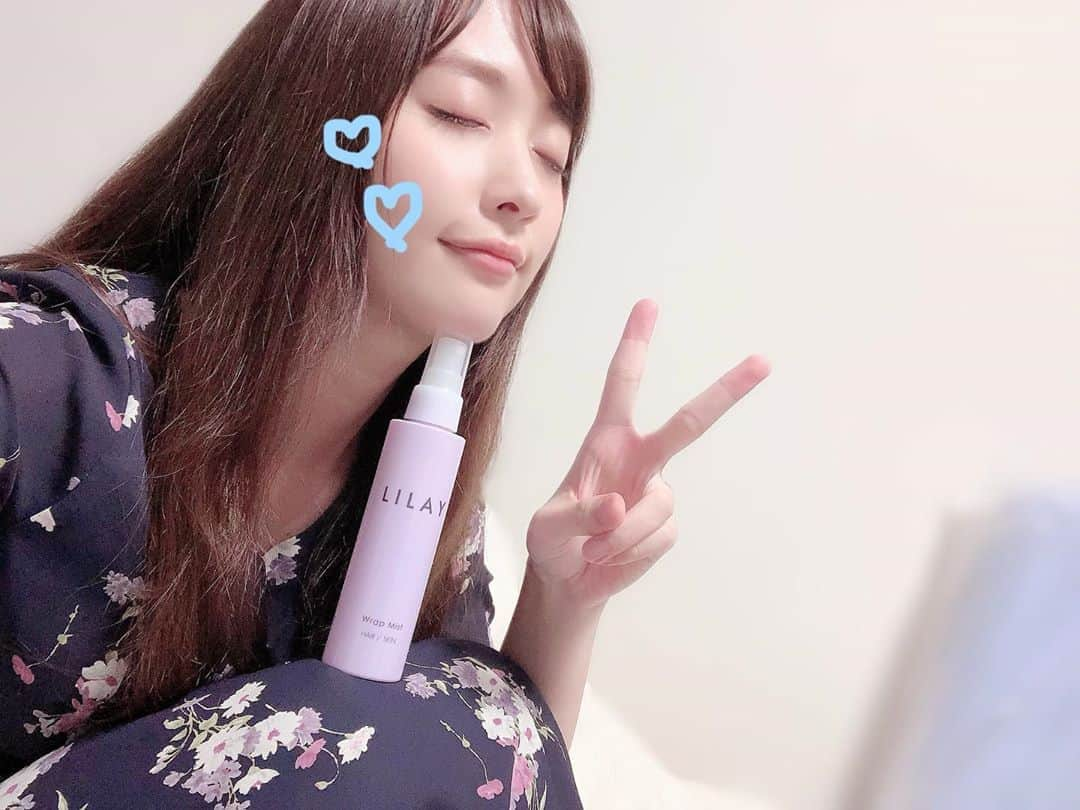 桜木優希音さんのインスタグラム写真 - (桜木優希音Instagram)「最近、仲間入りした美容グッズ( ⁼̴̀꒳⁼̴́ )❣️  「LILAY Wrap Mist」 　って言うオイルミスト化粧水🧴💕  髪にもお肌にも使えて一石二鳥！！ 寝癖直しとかUVケア成分も入ってるから1日の終わりにお風呂上がりに全身にってのもありみたいで色んな場面で使えて便利☺️🍀  とっても爽やかな香りだよ✨  @lilay0510 @kolmetokyo  　　　　　　　　　　　  《KOLME TOKYO》公式サイト  ↓↓こちらから見てみて❣️↓↓ https://kolmetokyo.com/shop/ (他にもLOFT,アットコスメ,Cosmekitchen,Amazonなど)  #lilay #美容 #美容好きな人と繋がりたい #好极了 #미용 #너무좋아 #大好き #美肌ケア #オーガニック #コスメ #uvケア #ダメージケア #ちらり #美髪ケア #tagsforlikes #japanesegirl #tokyogirl #instalikes #お出掛けしたい」10月7日 18時34分 - yukinsaky__