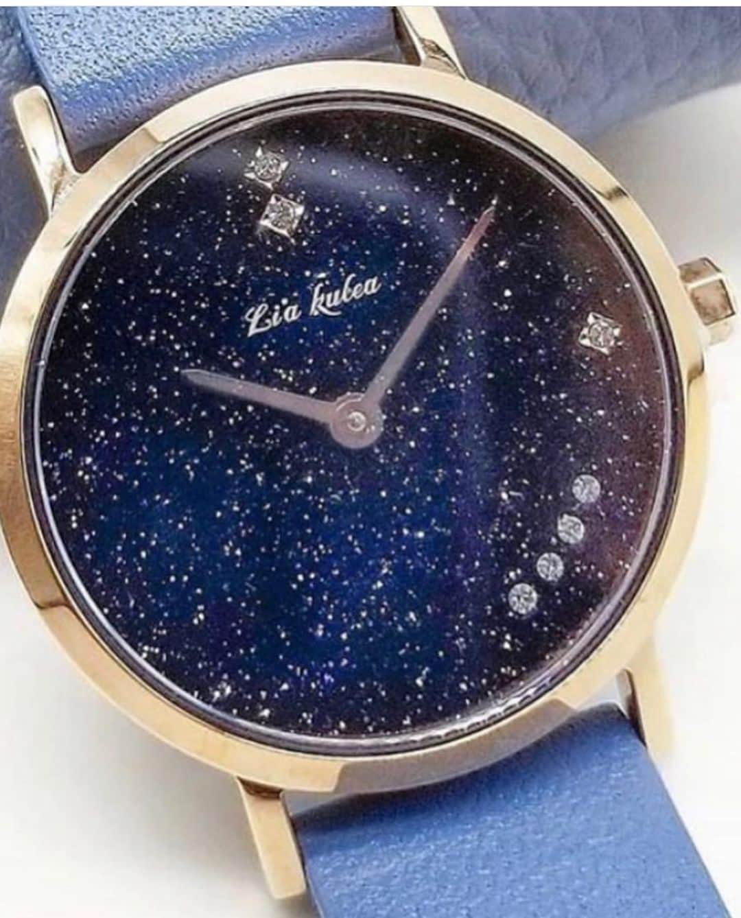 杉山佳那恵さんのインスタグラム写真 - (杉山佳那恵Instagram)「@liakulea_japan の時計が 可愛すぎて２つ目ゲットしちゃった💗  前回はhawaiiの夜空をイメージした デザインのものだったので 今回はシンプルなものにしたよ😛✨  どっちも可愛くてやばーい💗 他にもたくさん可愛い時計が いっーぱいあるよ☝️  kanaxjb ←このクーポンコードで 10%OFFになるので 是非チェックしてみてねぇー💗  #リアクレア#時計#腕時計#liakulea#ハワイ」10月7日 18時39分 - kanaxxy_0421