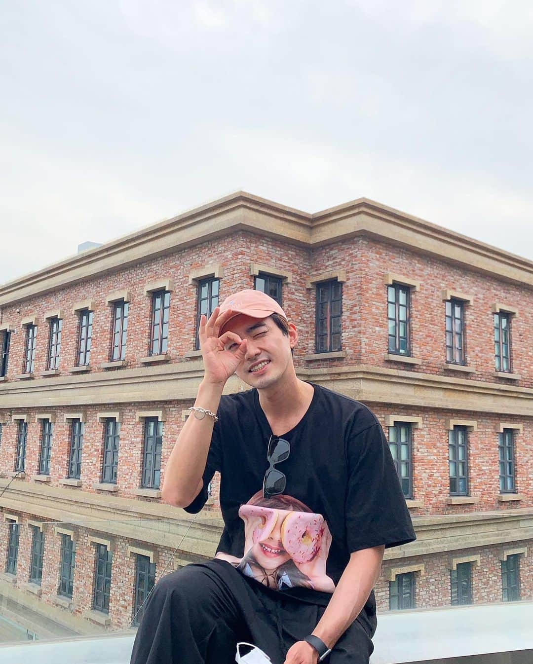 ペク・ミニョンさんのインスタグラム写真 - (ペク・ミニョンInstagram)「🏢핫플ok」10月7日 19時03分 - minhyun_112