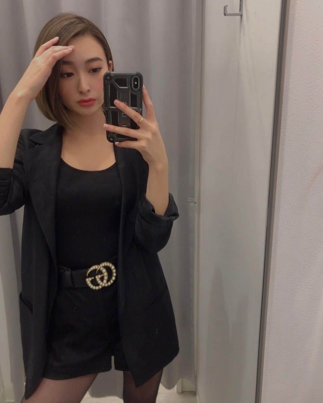 のインスタグラム：「🖤🤍🖤 . . ちなみに中はUNIQLOの ヒートテック。🤣🥳✌🏻💖 . . #japanese #japan #workingholiday #torontolife #follow4follow #canada #canadian #tflers #followme #カナダ  #トロント #留学 #2020 #ワーホリ #日本 #海外生活 #海外留学 #語学留学 #東京  #ワーキングホリデー #岩手 #盛岡」
