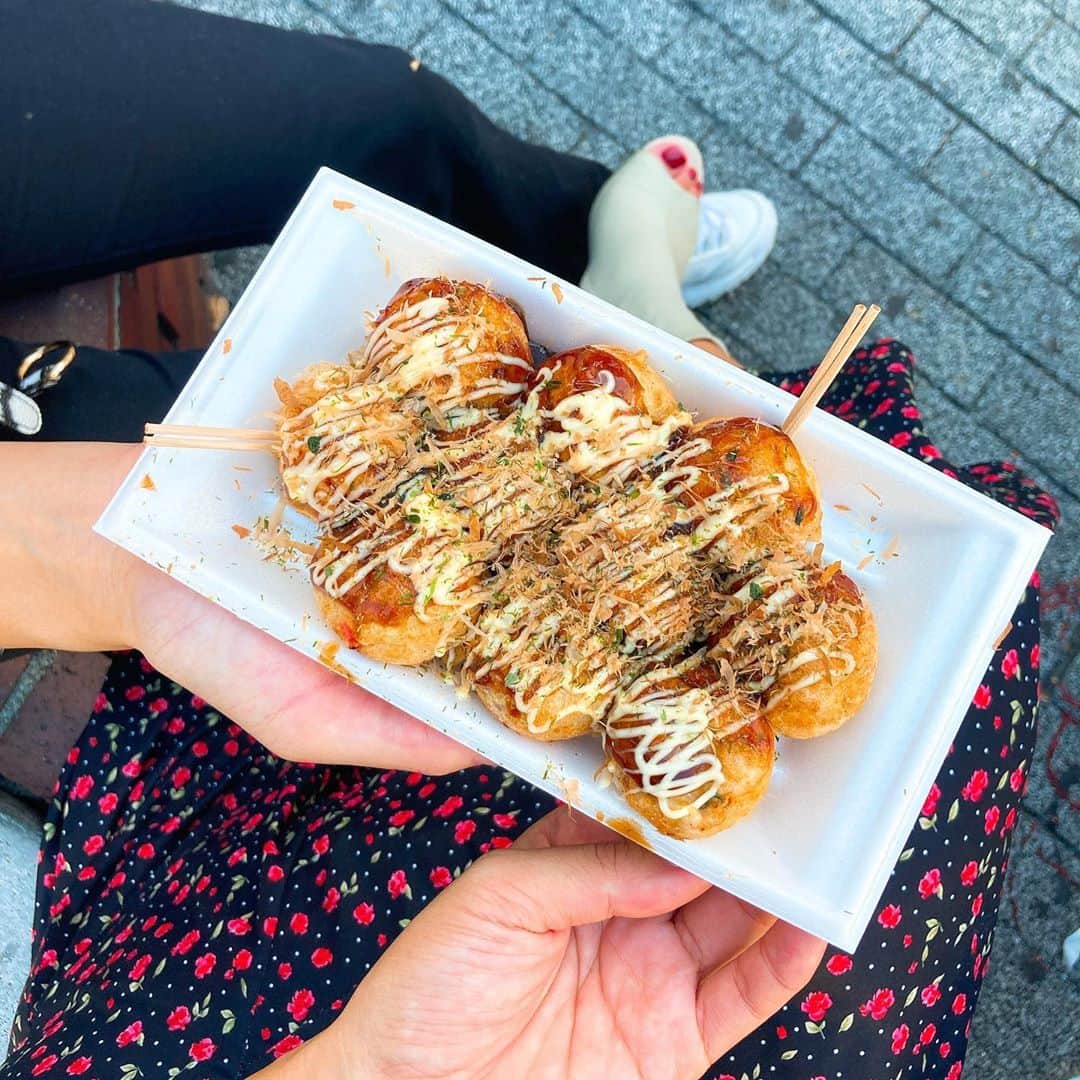 ちほのインスタグラム：「安くて美味しいをモットーに 食い倒れしてきた記録🐙 . ❶とりあえず三角公園で ❷ともとも @tomogen の大人気汁なし坦々麺、香辛薬麺 ❸飛んだ。本当に美味しいカツカレー ❹世界一のつくねがある祝い鳥、このケバケバも美味しい ❺170年やってるおでん屋さん ❻八重勝入れなくておやじのくしや。結果アスパラがちょうどいい ❼優勝。ふじい ❽二日酔いにバッチリ、炊き肉くにき . . 全部美味しかったけど、 白銀亭のカレーが優勝！！！ また絶対食べたい。」