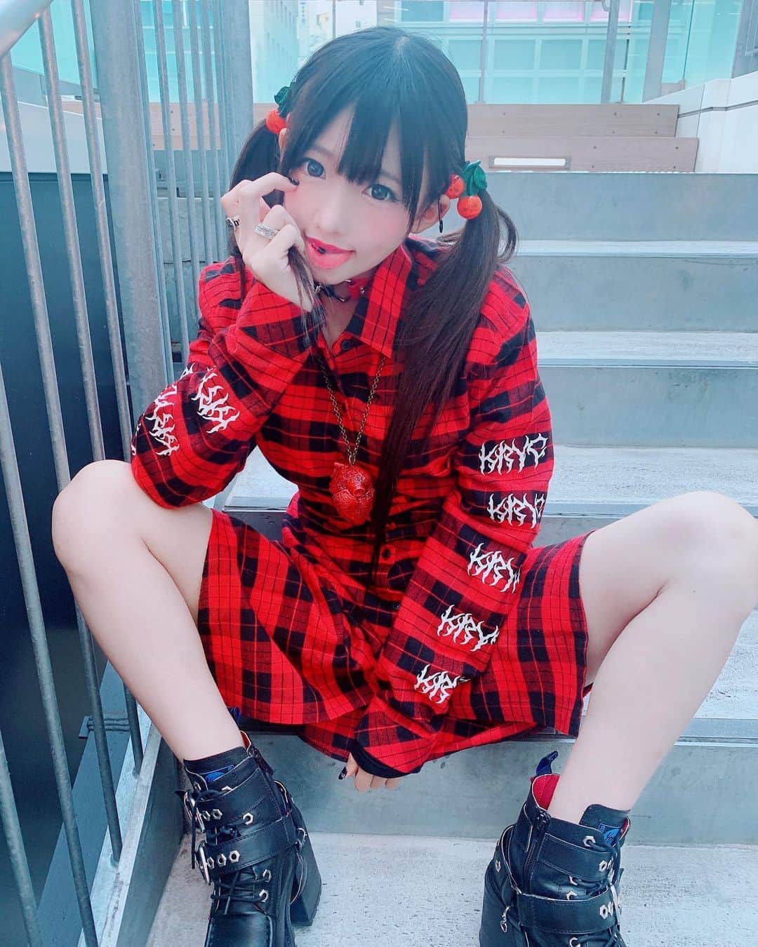 のインスタグラム：「しんぞー  ドクドクと  #椎名ひかり　#ぴかりん　#椎名ぴかりん　#ぴ様　#秋コーデ」