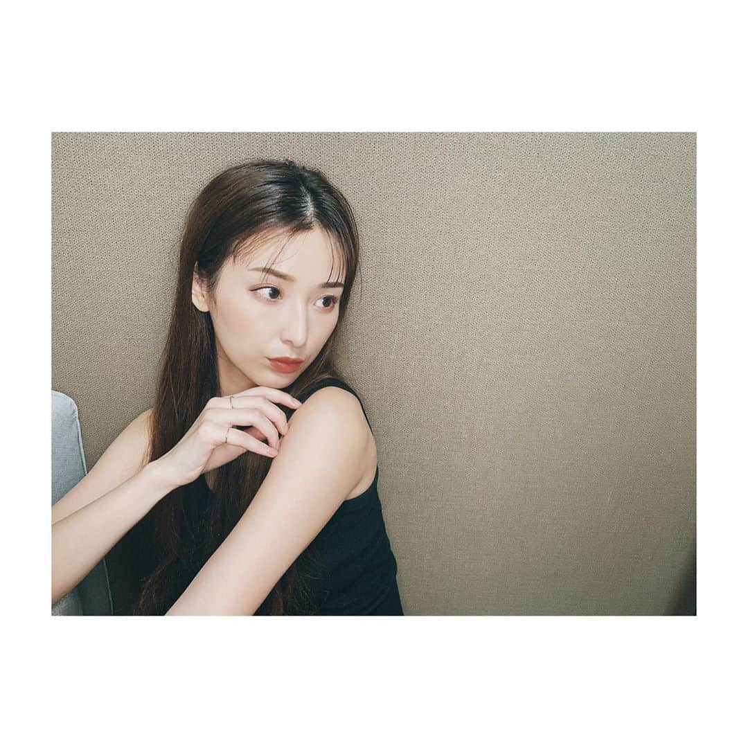 鈴木望さんのインスタグラム写真 - (鈴木望Instagram)「秋のボルドーメイク💄﻿ ﻿ ボルドーで深みがある目元にしてみました👀﻿ ﻿ ﻿ #make #makeup #メイク　#メイクアップ  #秋メイク　#ボルドーカラー  #cosmetics  #eyemakeup #makeuptoday  #makeupstyle 　#selfie #コスメ　#ブラウンリップ #赤」10月7日 19時15分 - nozomi.0318