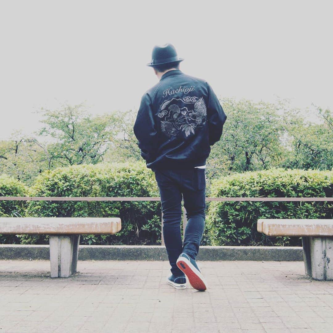 LITTLEのインスタグラム：「地元を背負う。 #八王子 #zimotorecords  https://zrecords.thebase.in/」