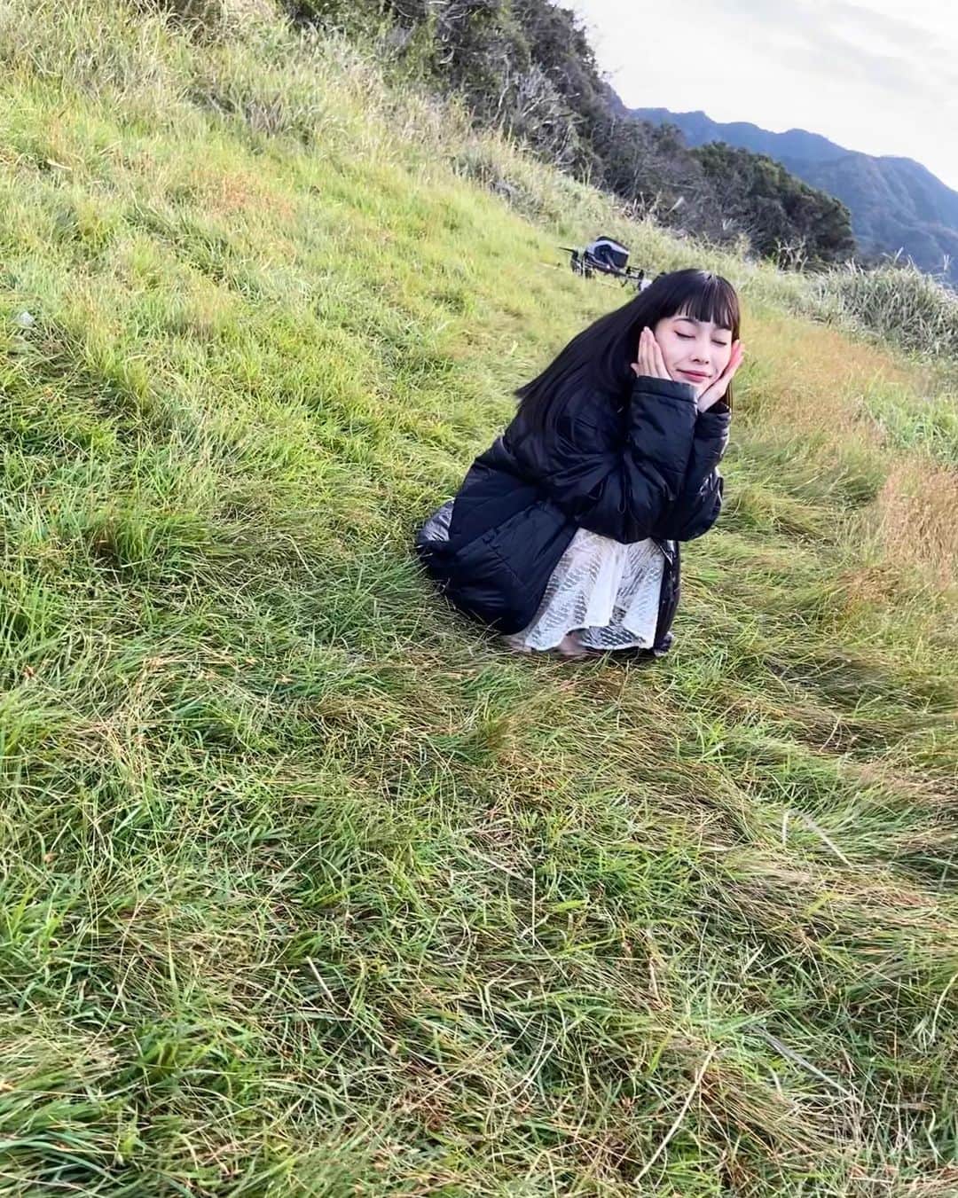 ＹＡＥ【MIO・YAE】さんのインスタグラム写真 - (ＹＡＥ【MIO・YAE】Instagram)「静岡県でクランクインでした🎬  山と海に囲まれ壮大な映像に仕上がったと思います！オーシャンビューのホテルで最高だったな〜。 これから撮影頑張ってカッコ良いものを創ります！色んな県で撮るんだ〜わーい  プレゼントも頂いちゃった✨  そして昨日はインスタライブありがとうございました！ 大阪千秋楽が終わったらこのシーンとかあのシーンのこととか、たくさんお話したいのでまた遊びに来てください! #静岡」10月7日 19時54分 - yae_abp