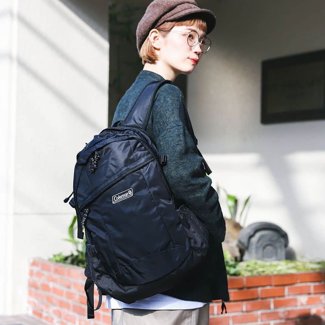 Coleman Japanさんのインスタグラム写真 Coleman Japaninstagram どんなテイストにも合わせやすい 不動の人気 黒リュック と言えば ウォーカー25 ブラック ちょうど良いサイズ感は デイリーユースにピッタリです Model 村濱遥 さん