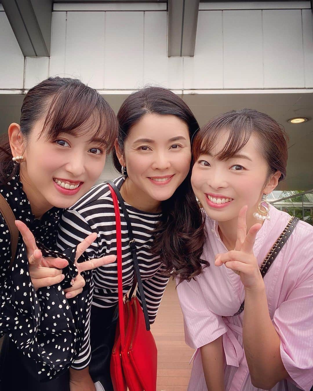 中西麻里衣さんのインスタグラム写真 - (中西麻里衣Instagram)「3人＋ゆりの娘ちゃんで会えました♡ ランチしてからお洋服見たりして✨ おろそい欲しいね〜と話しながらも今回は…めぼしいものには出会えずでした💨 来月は4人で集まれたらいいな☺️ #女子会#ランチ#ショッピング#アラフォー#アラフォーママ#長い付き合い#仲良し#また近々#楽しかった」10月7日 20時07分 - 87marii