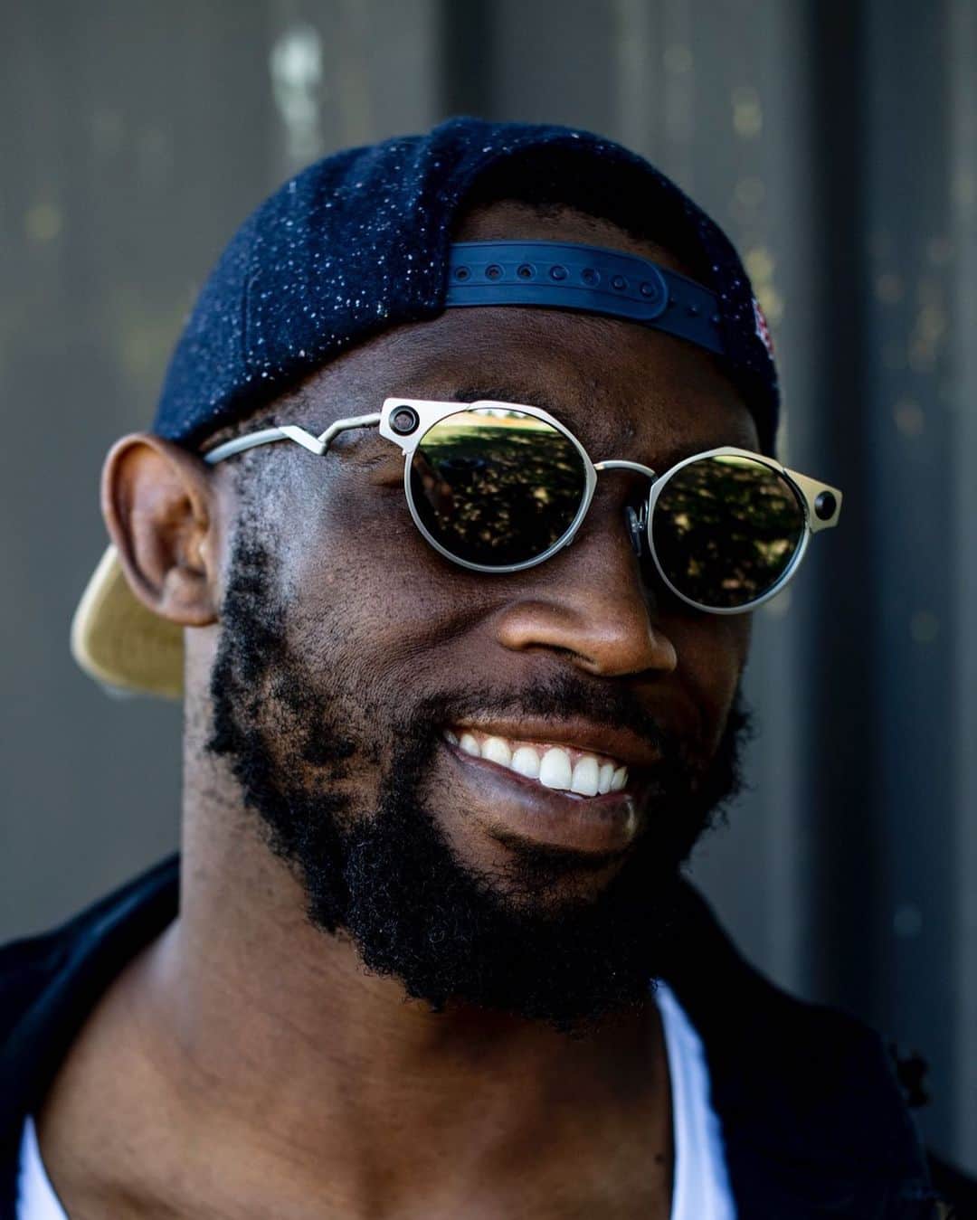 OAKLEYのインスタグラム：「“Together we can be bigger than sport.” Welcome to the team @siya_kolisi_the_bear 🏉❤️ #ForTheLoveOfSport」