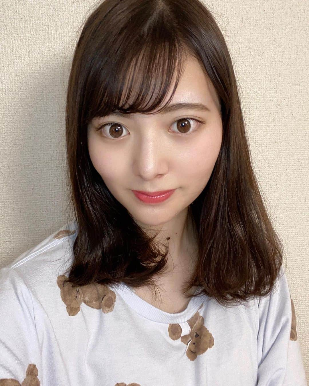 林桃絢美のインスタグラム：「・ こんばんは🌟 部屋着で失礼します！  とってもとっても美味しいカップ麺を発見しました！！ ブタメンを今まで食べたことが無かったのでもっと早く食べたら良かったと思いました🌼  本日も #もなポチ で応援していただけたら嬉しいです！ よろしくお願い致します☺💐  #日本女子大学コンテスト　#日本女子大学　#ミスコンテスト　 #ブタメン #インスタントラーメン #部屋着　#ジェラートピケ #フォロバ100 #いいね返し」