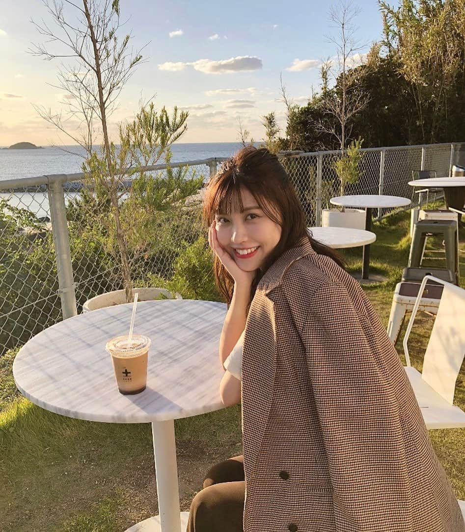 足立沙織さんのインスタグラム写真 - (足立沙織Instagram)「. 📍zero cafe  . . 角島に行った帰りに Googleマップで見つけた珈琲屋さん☕️ . . 海眺めならコーヒー飲めるのいいよね🤤 チョコベースのコーヒーにしたけど 甘すぎなくて美味しかった✌︎ . . . . . . . #zerocafe#yamaguchicafe#yamaguchi#coffeeshops #cóffeétimë#japan_of_instagram#멋스타그램#데일리룩#데일리패션」10月7日 20時24分 - sao_ri_17