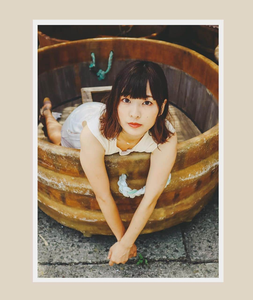 コトリッチさんのインスタグラム写真 - (コトリッチInstagram)「FUTARITABI 写真集  予約受付していますが ダウンロード版は 11月1日に発売です𓀋  Photo @enyeverrrr」10月7日 20時22分 - cotorich.neco