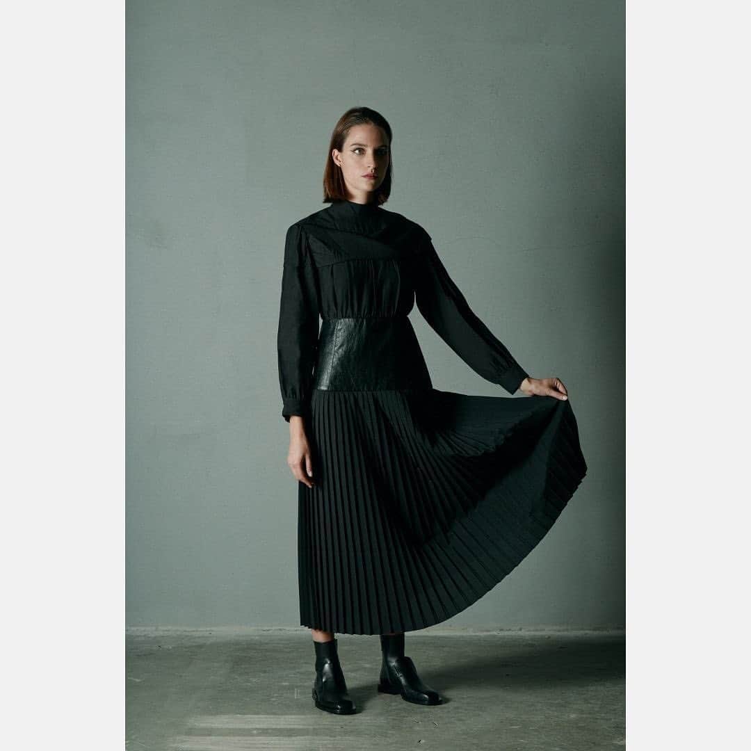 レクレルールのインスタグラム：「'I will stop wearing black when they invent a darker color' Discover our selection of pure, effortless, and unique black dresses on leclaireur.com  #Leclaireur #conceptstore #koreanfashion #womenfashion #fashiondesign #blackdress」