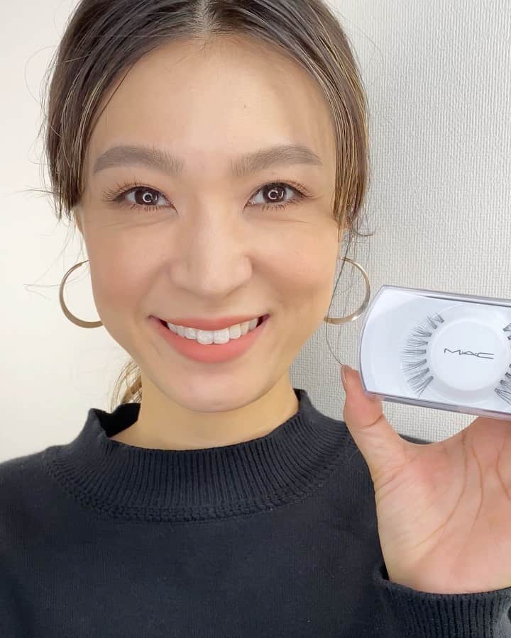 M∙A∙C Cosmetics Japanのインスタグラム：「ㅤ 新しいシルエットのつけまつ毛が登場✨ デイリー使いしやすいナチュラルなものから、ドラマティックなルックまで叶えるラッシュが勢ぞろい。 How To動画をチェック！ #MACアイラッシュ #MACTrueOrFalseLashes   *公式オンライン先行販売中 *10月9日(金) 全国発売 ㅤ ㅤ #MACCosmeticsJapan #MACCosmetics #MAC #MACコスメ #マックコスメ #コスメ#コスメ紹介#コスメ好き#コスメレポ #化粧品 #デパコス #コスメ部 #コスメマニア #メイク好き#メイク道具#美容大好き#美容好き#メイクプロセス#トレンドメイク#秋メイク#メイクテク#アイラッシュ#つけまつげ#アイメイク#ハロウィンメイク」