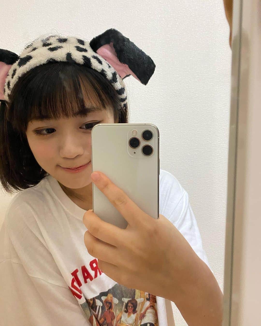 多田成美のインスタグラム：「みなさん！おやすみなさい〜🌙❤︎2枚目の後ろに隠れているのは弟です✌️」