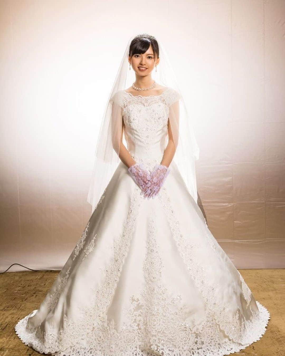 もふ助のインスタグラム：「私の結婚式にようこそ #乃木坂46#乃木坂#白石麻衣#まいやん#齋藤飛鳥#飛鳥ちゃん#あしゅ #nogizaka #nogizaka46 #shiraishimai #saitoasuka」