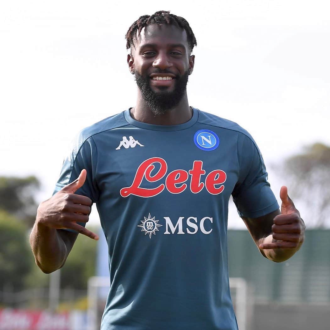 SSCナポリさんのインスタグラム写真 - (SSCナポリInstagram)「👋 Ciao @bakayoko_official14 🤙  💙 #ForzaNapoliSempre」10月7日 21時08分 - officialsscnapoli