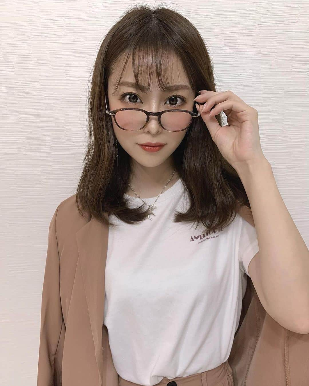 鈴木 あやさんのインスタグラム写真 - (鈴木 あやInstagram)「. ootd...🩰 . set-up𓍯 @chery_jp  glasses𓍯 @oliverpeoples  . セットアップすき☺️❤︎ 3枚目の写真が分かりやすいよ🤳🏻 .  #秋コーデ #autumn #秋 #コーデ #code #coordinate #ootd #セルカ #selca #jacket #setup #ootd #fashion #fashiongram #自撮り #fashionista #fashionblogger #today #todayscode #glasses #oliverpeoples」10月7日 21時10分 - ayachu69