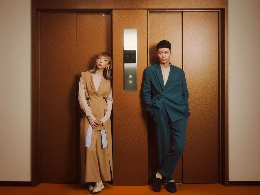 のインスタグラム：「For @mononkul_official “Every One Minute”  Director + DOP + Photography: Kisshomaru Shimamura Photographer Assistant：Naoki Usuda @nokusd  Stylist：KAZUHIDE UMEDA @umedakazuhide  Graphic Designer：Seri Tanaka @seri_tanaka  Hair + make up ： Asuka Takei @hairmake.asuka  Lighting : @yoshi_shimamura   Full ver  https://www.youtube.com/watch?v=yEHKQWsImvA&feature=youtu.be」