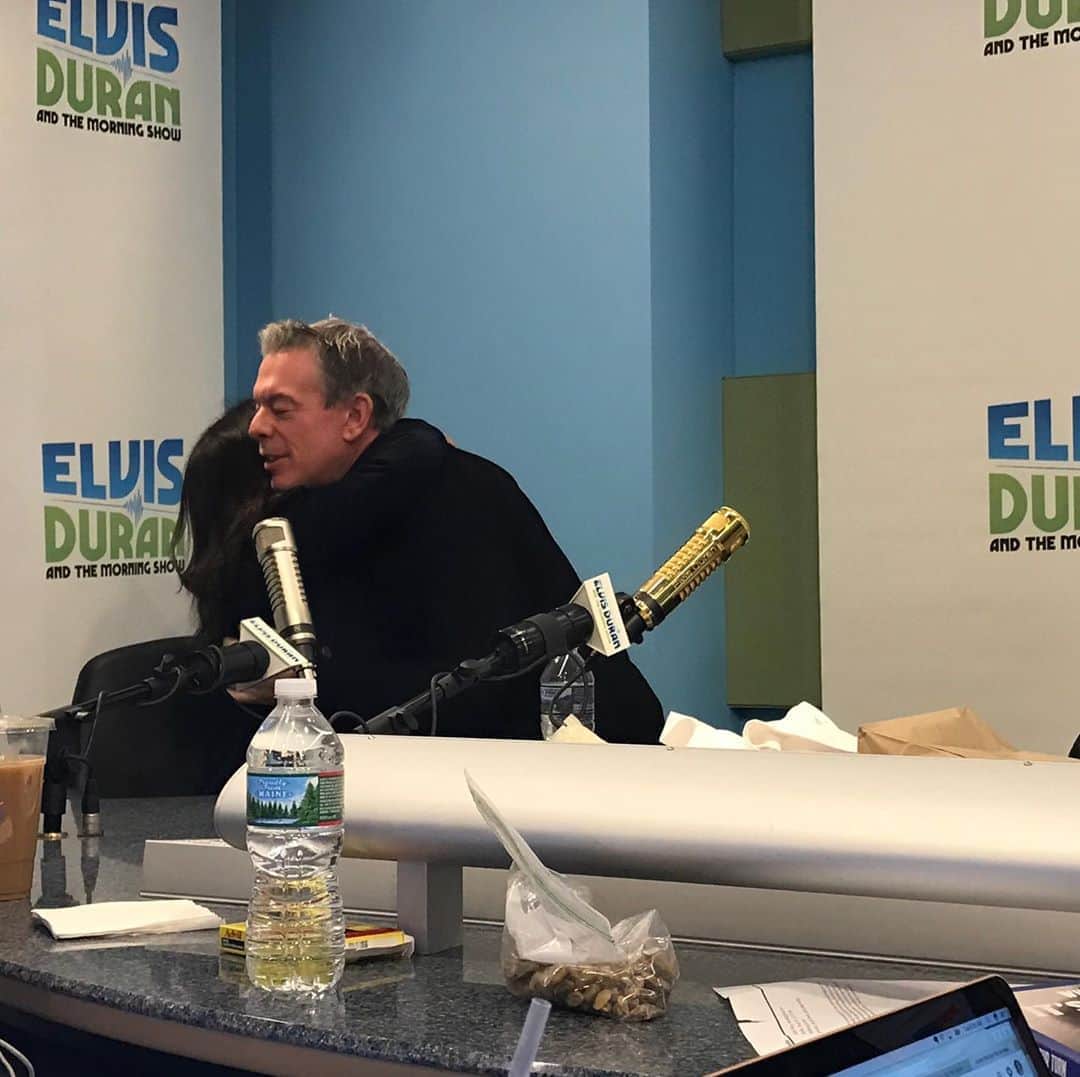 ボビー・ブラウンのインスタグラム：「Sometimes actions speak louder than words. Love you so much @elvisduran」