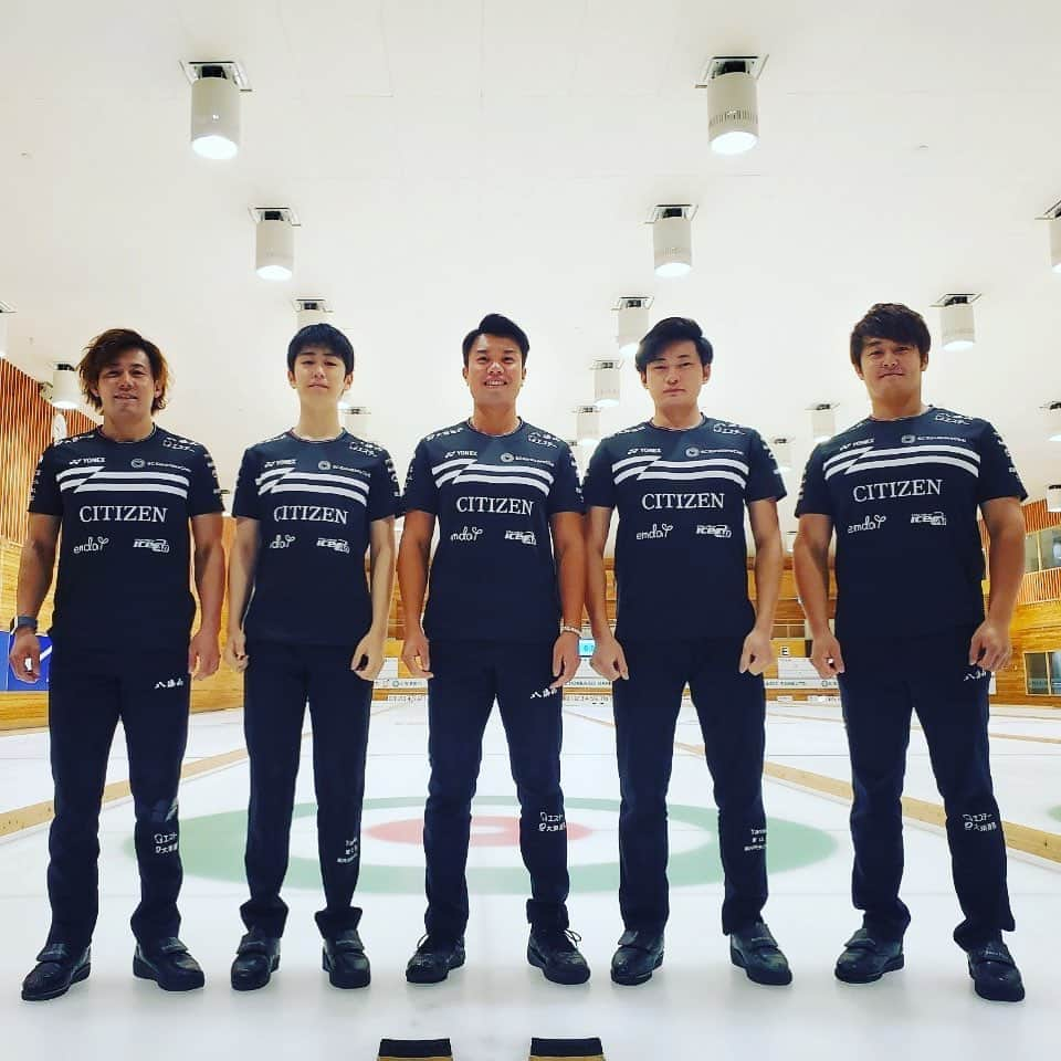 山口剛史さんのインスタグラム写真 - (山口剛史Instagram)「Newウエア2️⃣ Tシャツはこちらです！ @yonex_jp ありがとうございます😊 #ヨネックス #SC軽井沢クラブ #カーリング #CITIZEN #八海山 #大東建託 #エステー #僕だけ一瞬長袖かと思う方もいたかもしれませんがただ日焼けしてるだけです」10月7日 21時12分 - yama37curl