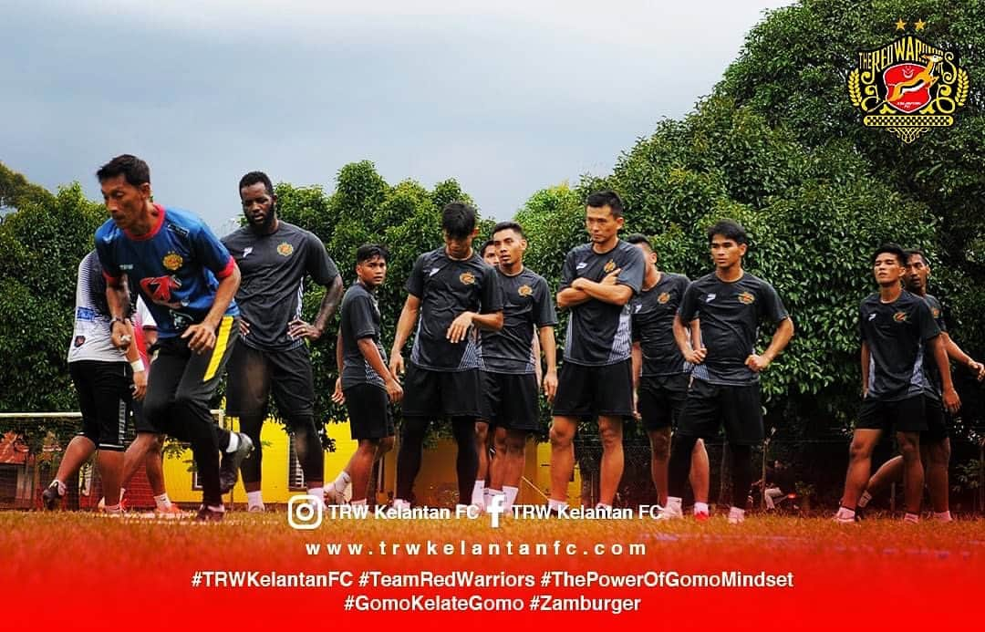 渡邉将基のインスタグラム：「I’m professional football player so until the end of the season I always provide the team in good performance and good condition🇲🇾🔴⚪️ GOMO KELATE GOMO  #restart #kotabharu #kelantan #kelantanfa #kelantanfafans  #trwcc #mfl #football2020 #football #enjoyfootball #malaysia #malaysiafootball #enjoyfootball #goal #kelantanfc #focus #focusourself」