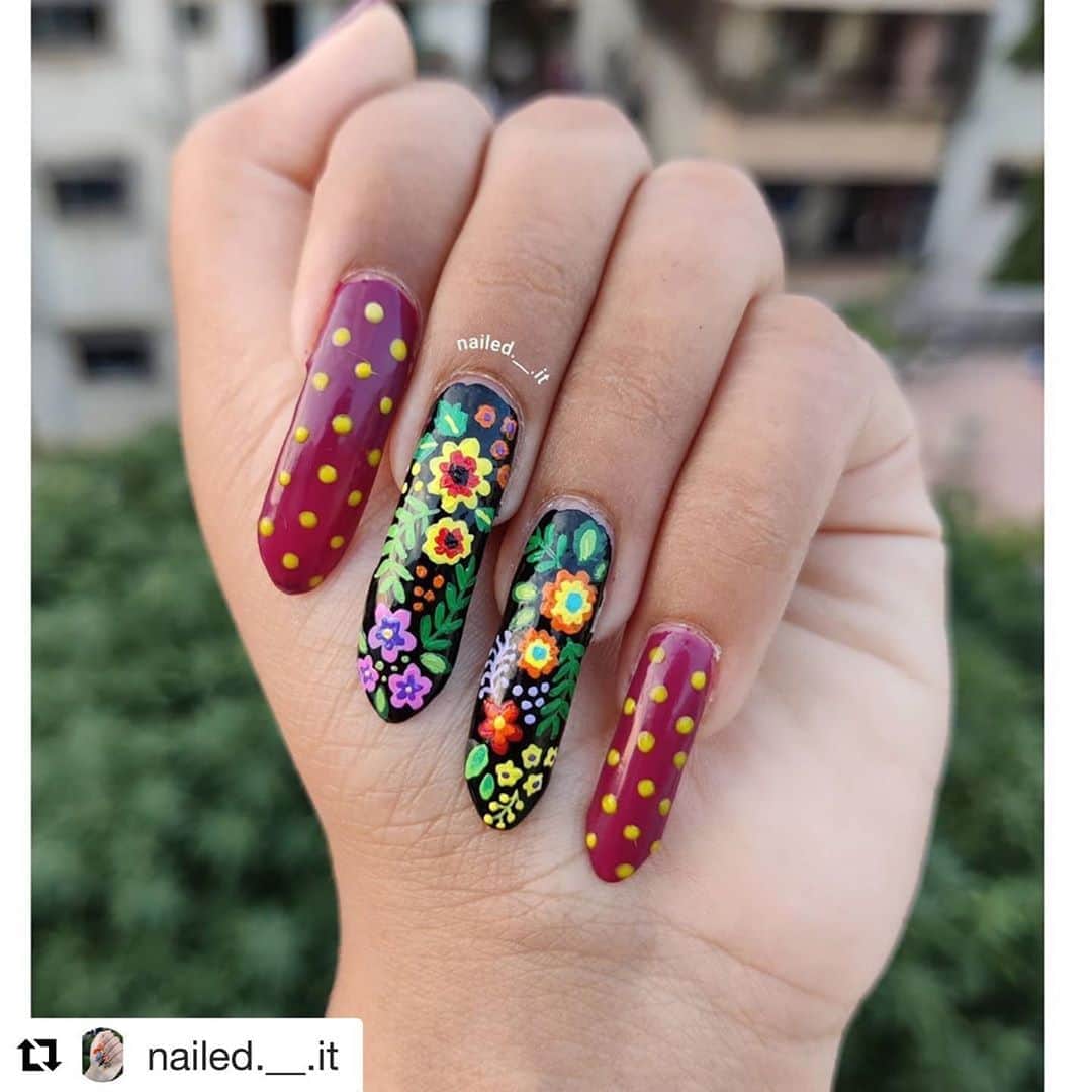 Nail Designsさんのインスタグラム写真 - (Nail DesignsInstagram)「Credit: @nailed.__.it  ・・・ Here is my solo shot of polish buddies September month Collab.  : : Design inspired by @nutcracker_nails ❤️ : : : #nailsofinstagram #floraldesign #floralnails #floralnailart #nailsofinstagram💅 #nailslove #nailslovers💅 #indianartist #nailspafeature #longnailspage #polkadots #polkadotnails #nailartdesigns #nailartdesign #polka #florals #blacknails #purplenails #purple #winenails #flowers #flowerstagram #nailsnailsnails #nailartist #artistofindia #indianblogger #nailblogger #nailstoinspire #bloggerstyle #artoftheday」10月7日 21時14分 - nailartfeature