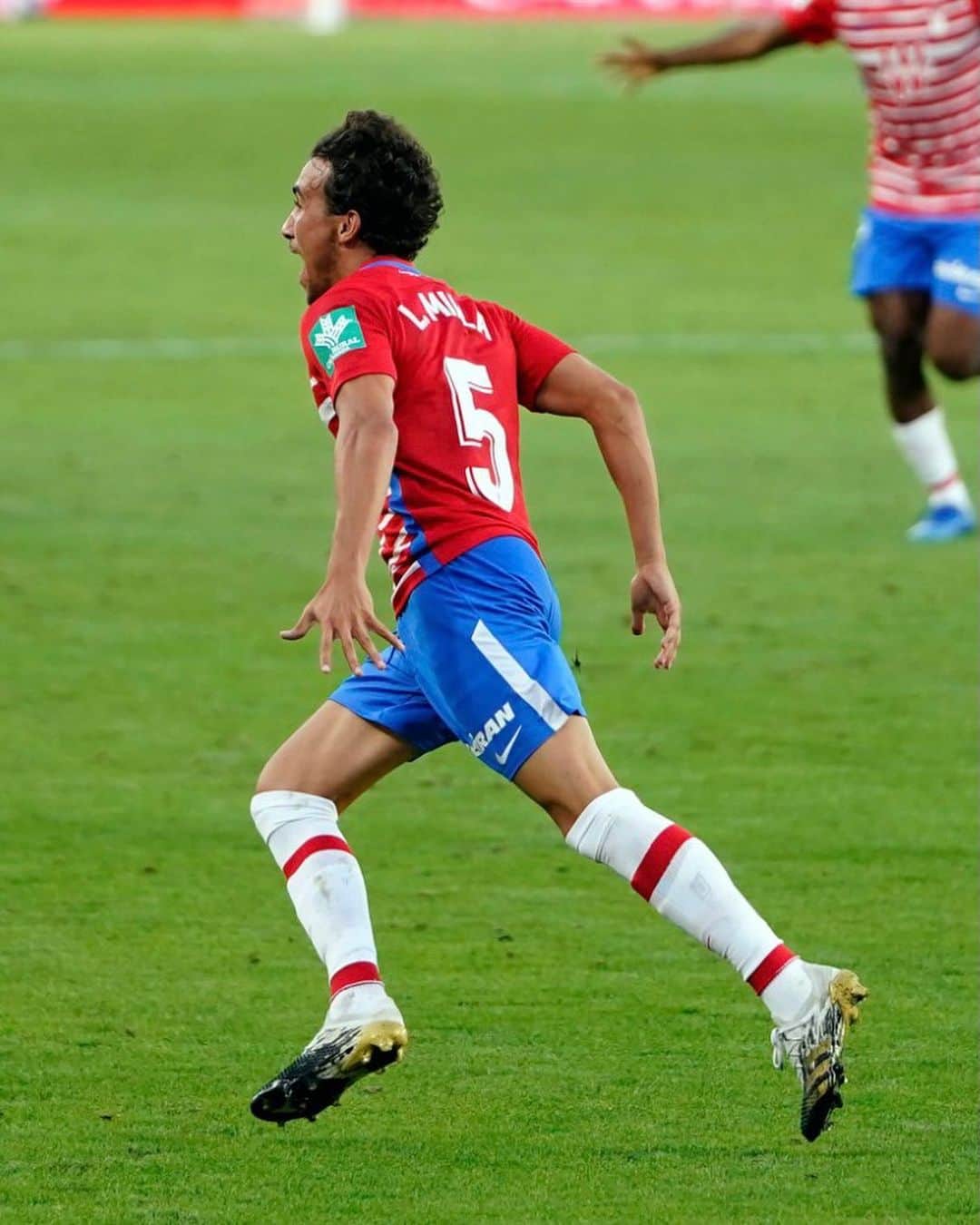 LFPさんのインスタグラム写真 - (LFPInstagram)「One of the surprise stars of #LaLigaSantander so far. Happy birthday, @luismilla_6! 🎂  Uno de los debutantes revelación de #LaLiga Santander. ¡Feliz cumpleaños, #Milla! 🎉  #Granada #Football #HayQueVivirla #YouHaveToLiveIt」10月7日 21時25分 - laliga