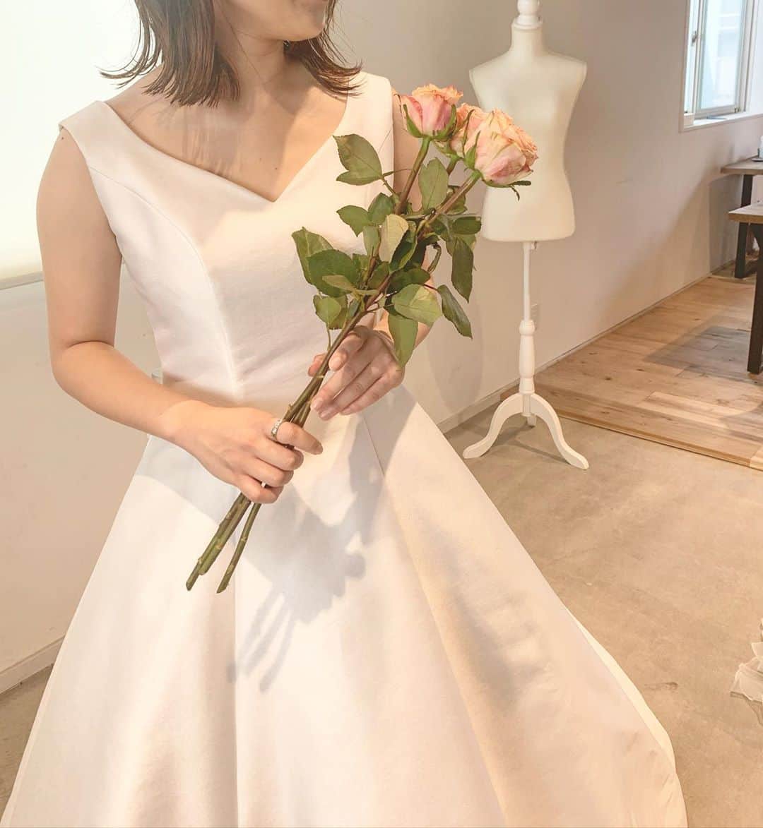 のインスタグラム：「@dressyonline_  . 🩰💕🐈👗」