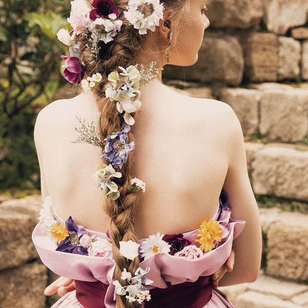 三浦大地さんのインスタグラム写真 - (三浦大地Instagram)「“Disney Princess Wedding Dress Collection Designed by Daichi Miura”  ディズニープリンセス6人をイメージしたウェディングドレスをデザインさせて頂きました！  昔から慣れ親しんだ物語を紡ぐ一人になれたことが凄く嬉しいし、不思議な気持ちです。  夢を創る夢が現実に！  The dream that you wish will come true ♪  #disney #disneyprincess #disneyprincessweddingdress #disneydress #princessdress #cinderella #rapunzel #belle #ariel #snowwhite #aurora #daichimiura #design #wedding #weddingdress」10月7日 21時38分 - daichi_1127