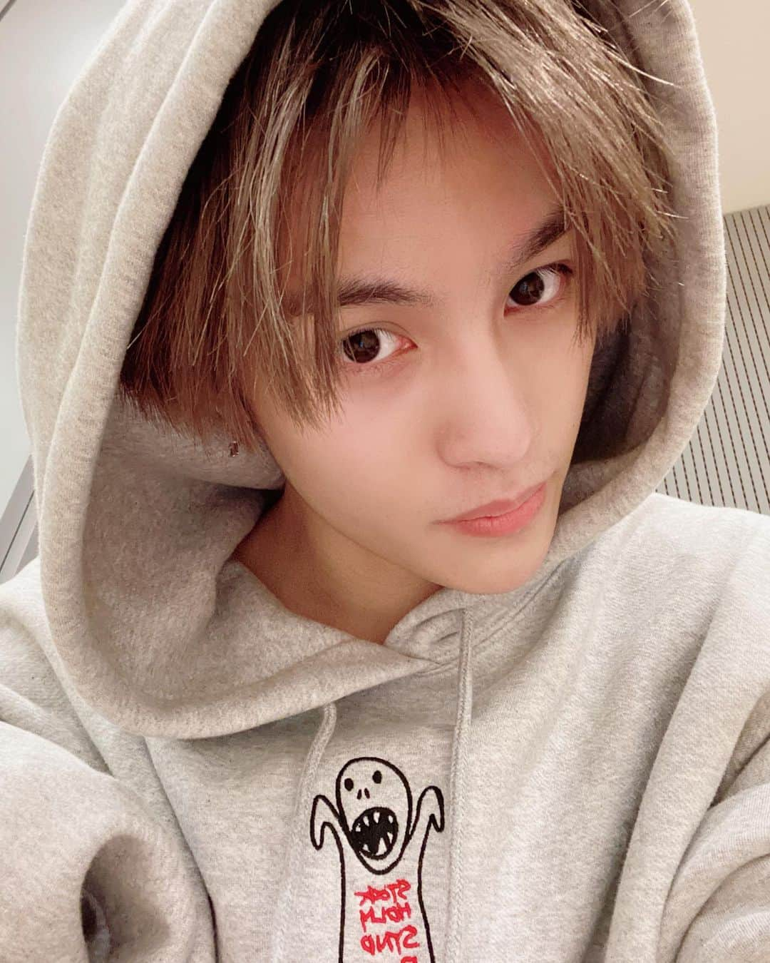 ヤンヤン（YangYang）さんのインスタグラム写真 - (ヤンヤン（YangYang）Instagram)「Hoodie season」10月7日 21時50分 - yangyang_x2