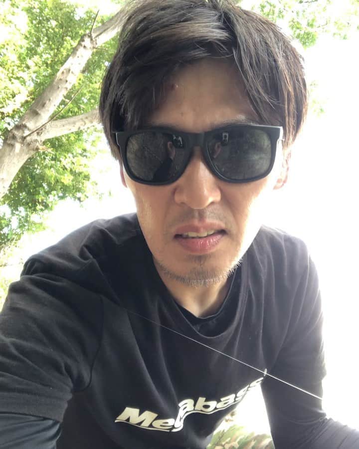のインスタグラム：「嫌われる動画(笑) ファイト時間3秒で抜いたやつ  #megabass #mymegabass  #メガバス #levante #レヴァンテ  #kanjiinternational  #カンジインターナショナル  #RYUGI #リュウギ #bigfish #bigfish1983jp  #HHC #髭髭倶楽部  #teamhhc  #淀川 #淀川バス釣り  #淀川バスフィッシング  #淀活 #淀川番長 #レペゼン大阪  #ええやんかぁ  #ええやんかぁの輪」