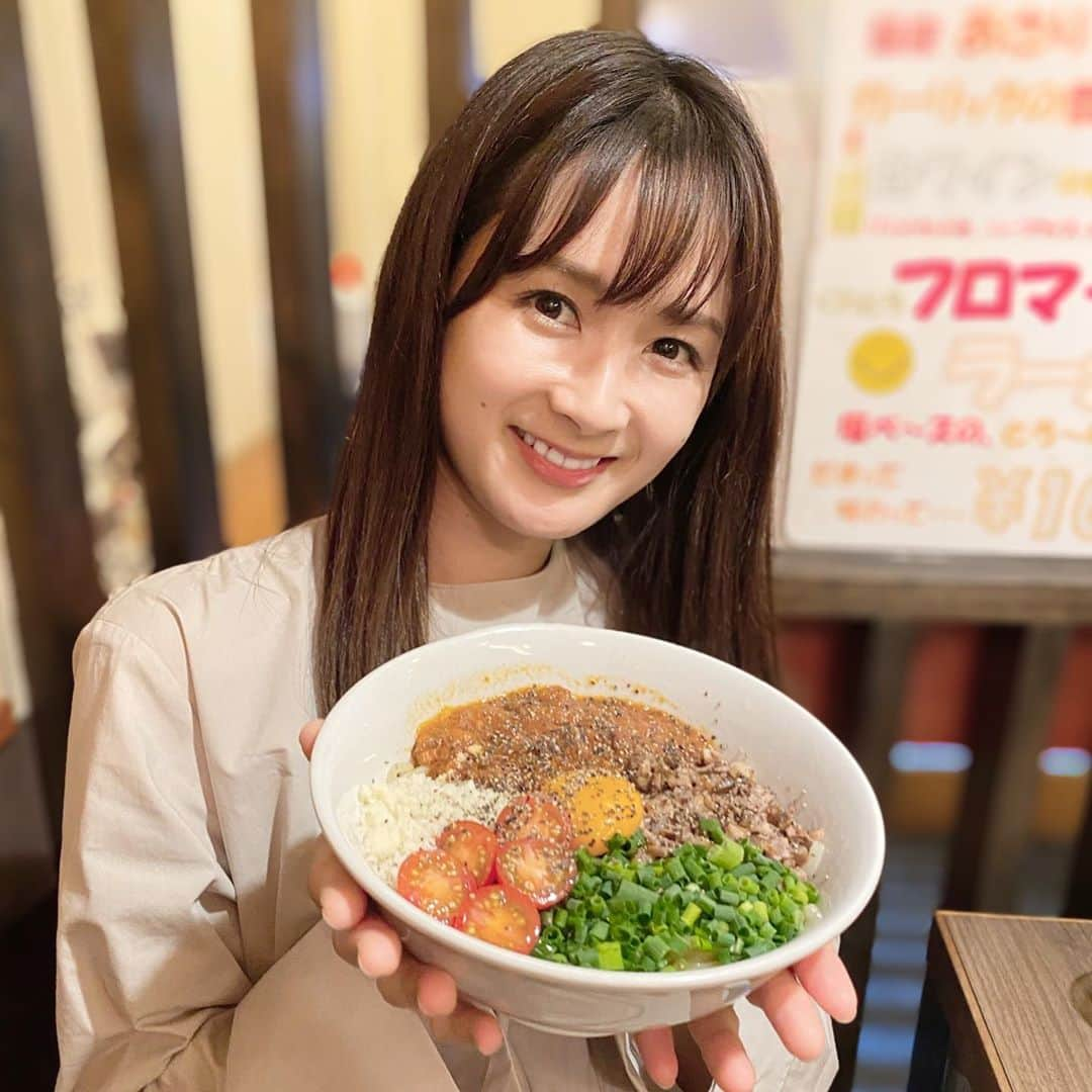 犬塚志乃さんのインスタグラム写真 - (犬塚志乃Instagram)「・ ラーメン #十夢 さん♬ イタリアンなラーメン🍜💕  #トマトまぜメン #フロマージュラーメン   トマトも沢山で重くないので 遅くに食べで罪悪感がない😏✨  見た目よりあっさりで美味しかったです💕 ・ ・ ・ #名古屋ラーメン #夜ラーメン #名古屋 #昭和区 #荒畑 #トマト #トマトラーメン #名古屋まぜそば #japan #nagoya #delicious #instadaily #instagood #japan #instagirl #girl #japanesegirl #l4l #like4like #f4f #followme #pleasefollowme #love #happy #good  #犬塚絢香」10月7日 21時44分 - inuaya_42