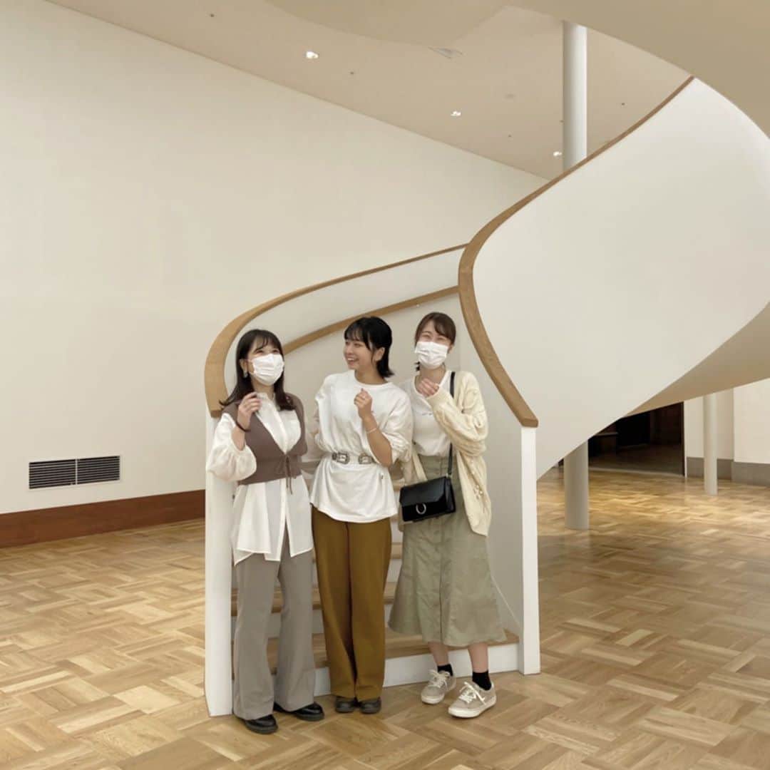 坂田茉世さんのインスタグラム写真 - (坂田茉世Instagram)「京セラ美術館~🤍 大好ちなお友達たちとお出かけ！ あと半年で出来ることはしていきたいな🍊  （写真を撮る時のみマスクを外しています）」10月7日 21時46分 - mayopppe_